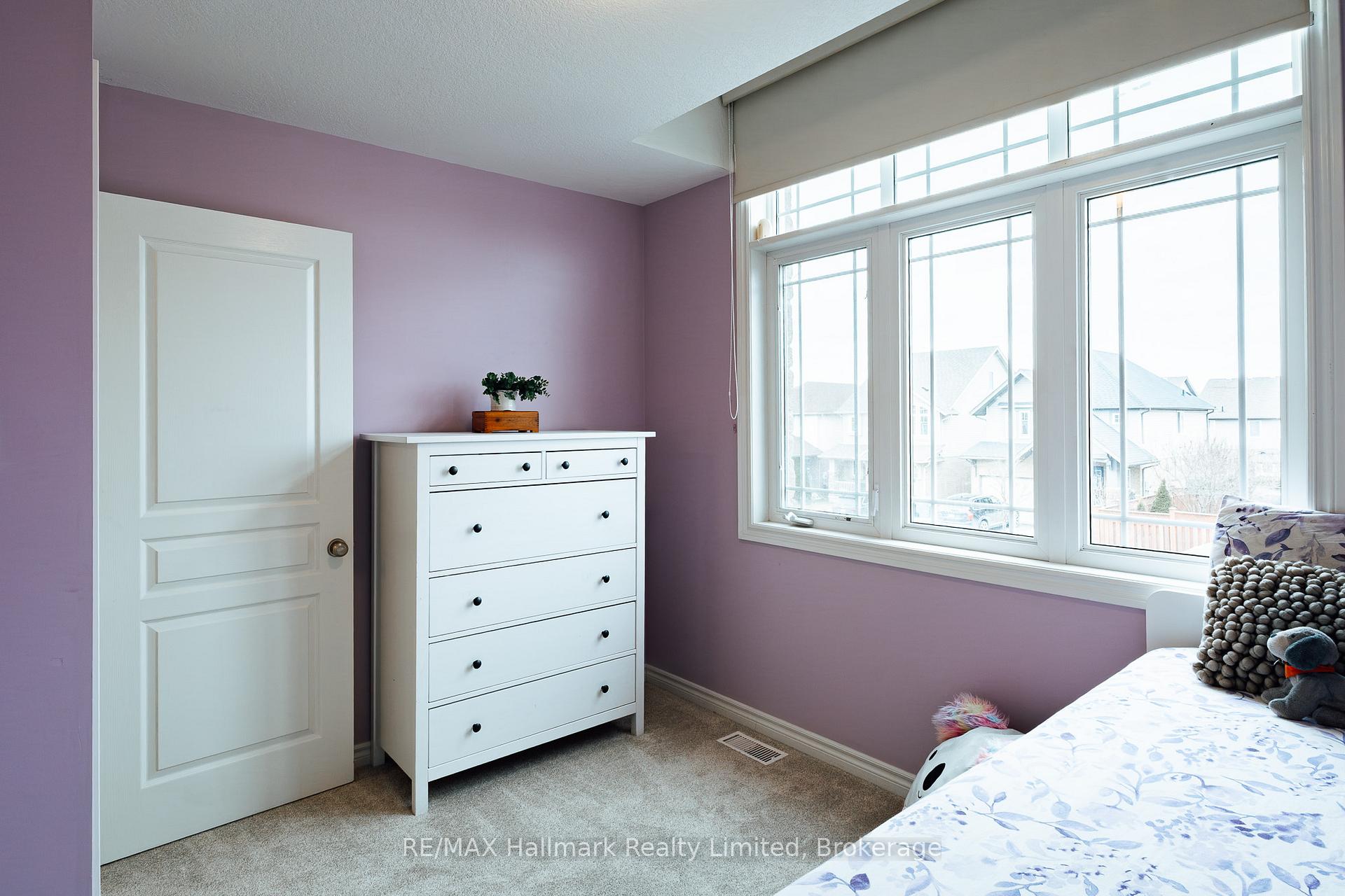 Photo 19 of 27 Wilkie Crescent, Guelph, Pineridge/Westminster Woods — HOMEH