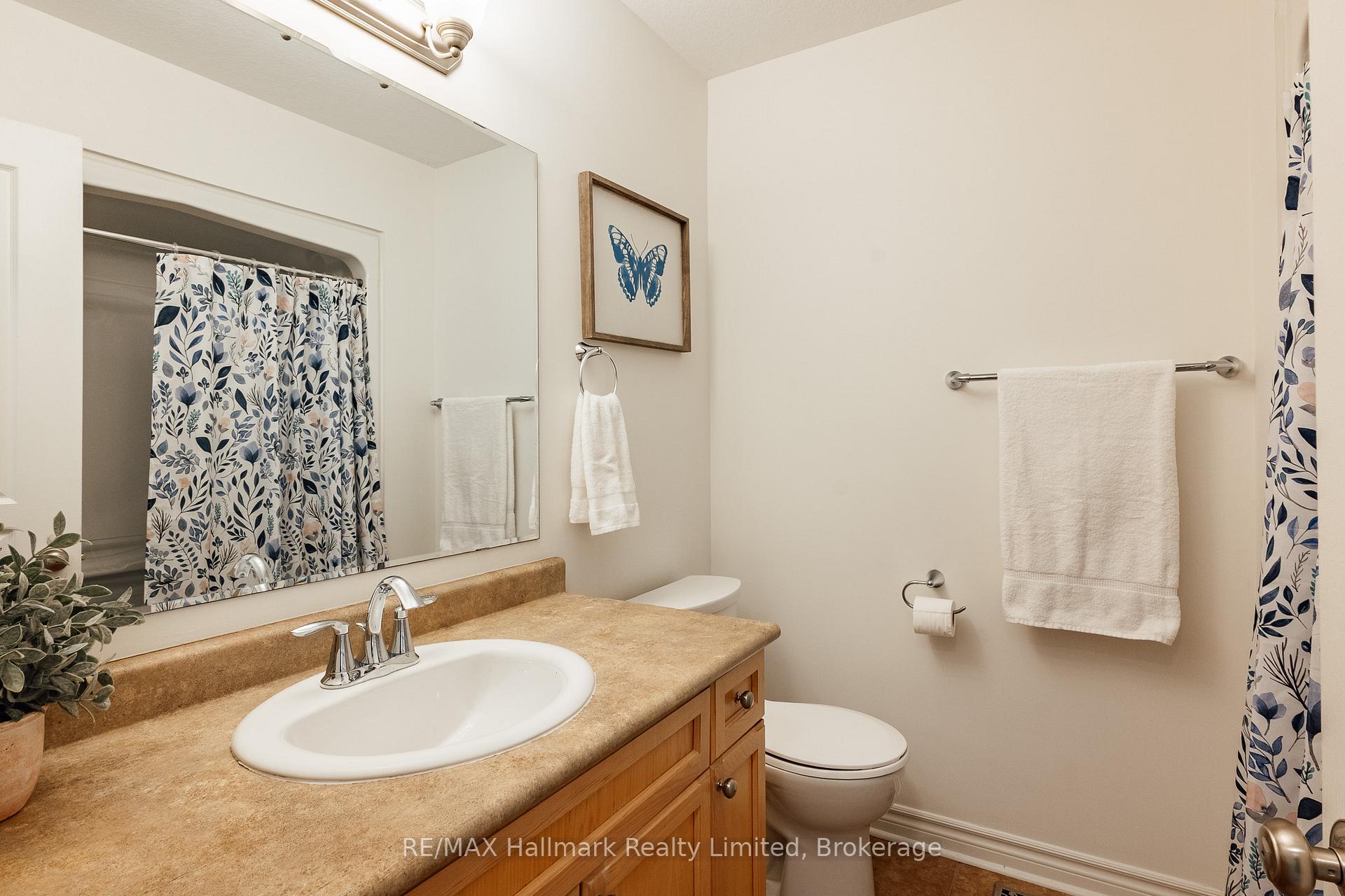 Photo 22 of 27 Wilkie Crescent, Guelph, Pineridge/Westminster Woods — HOMEH