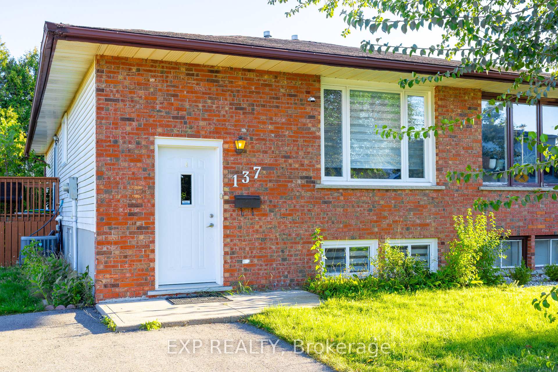 Photo 1 of 137 Nickolas Crescent, Cambridge, Silver Heights — HOMEH