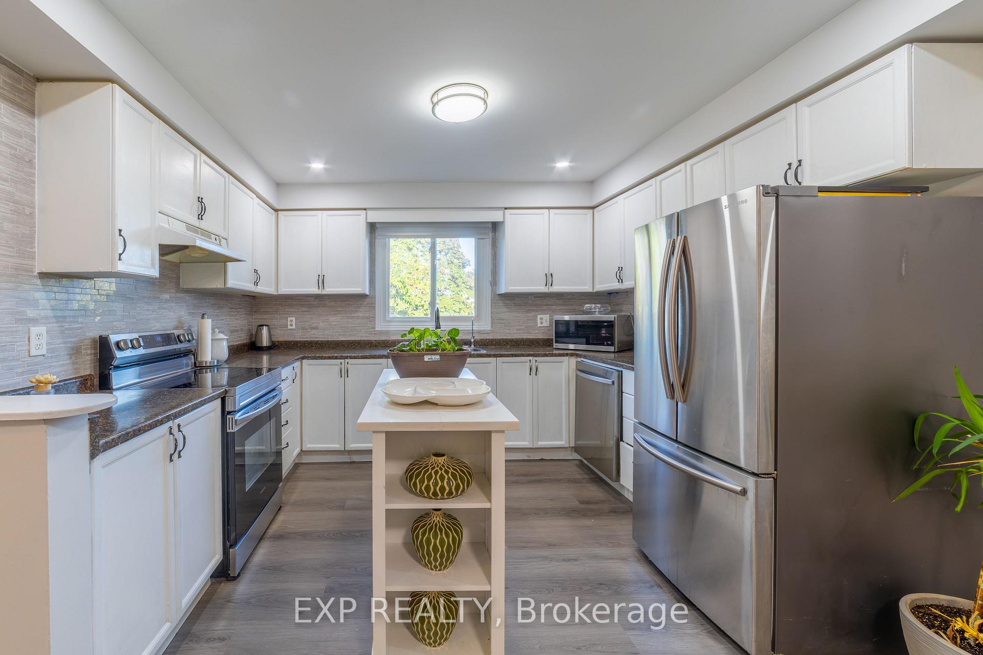 Photo 4 of 137 Nickolas Crescent, Cambridge, Silver Heights — HOMEH