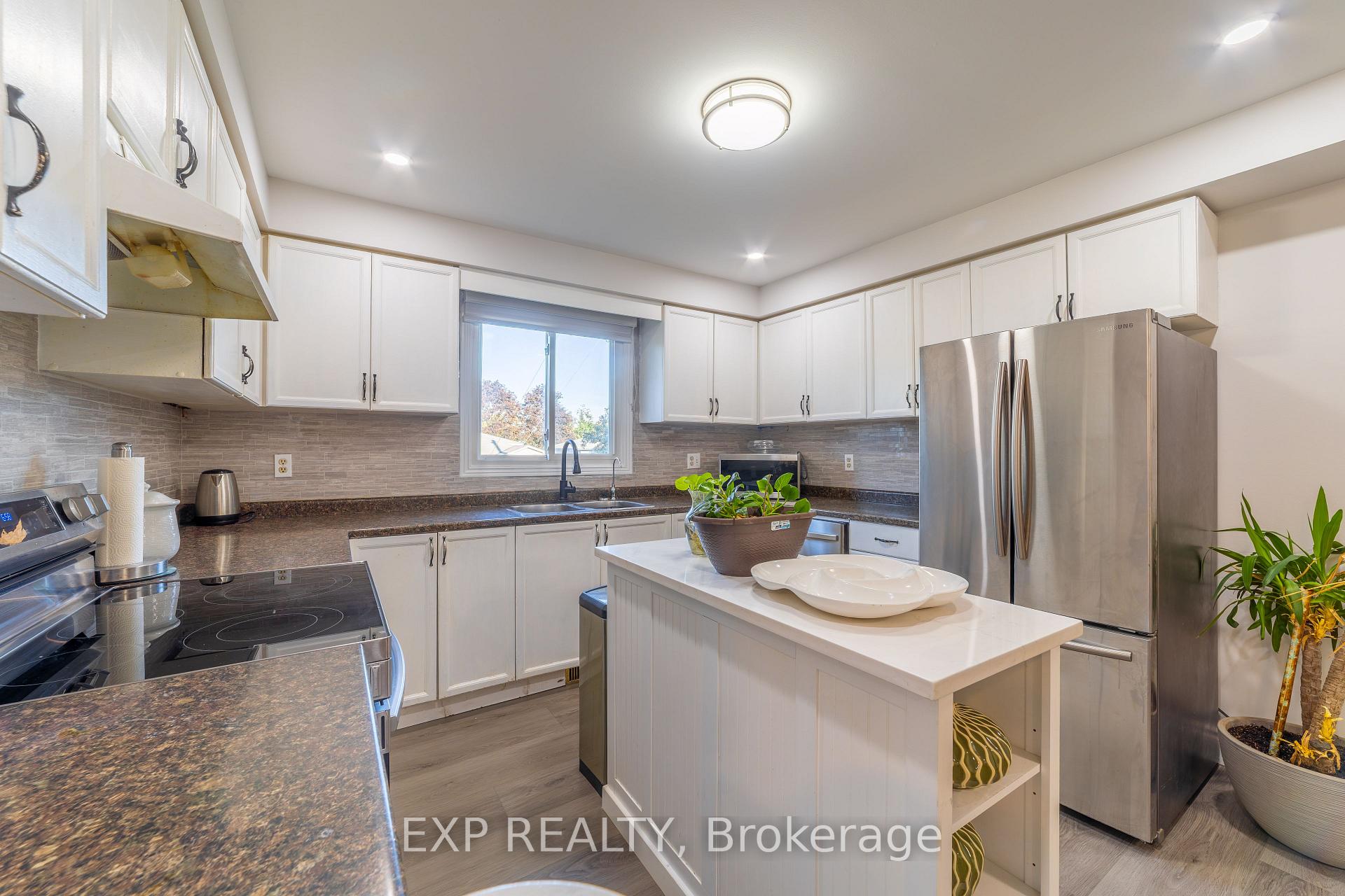 Photo 5 of 137 Nickolas Crescent, Cambridge, Silver Heights — HOMEH