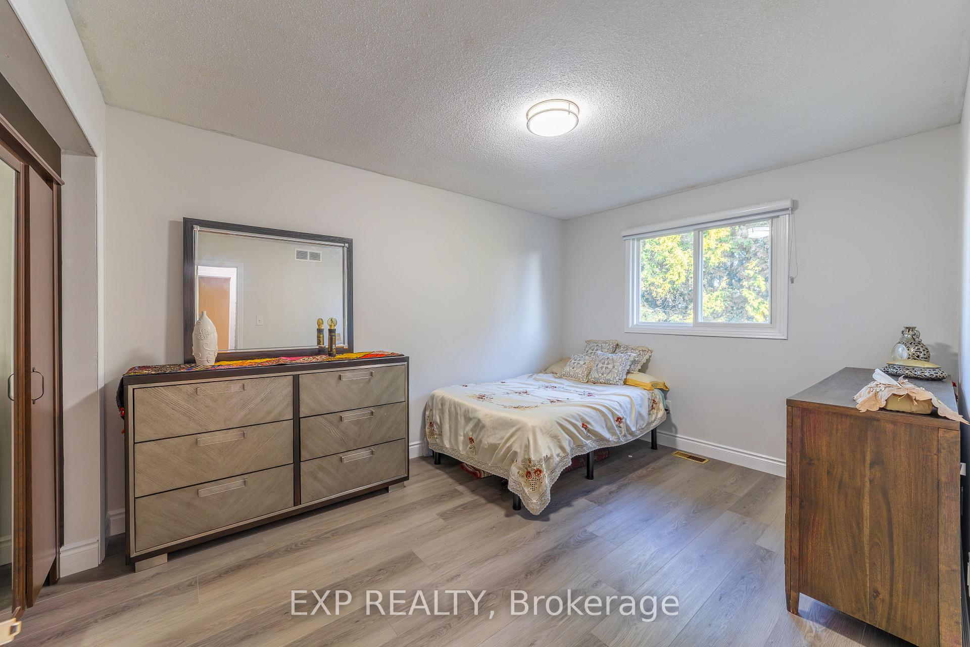 Photo 10 of 137 Nickolas Crescent, Cambridge, Silver Heights — HOMEH