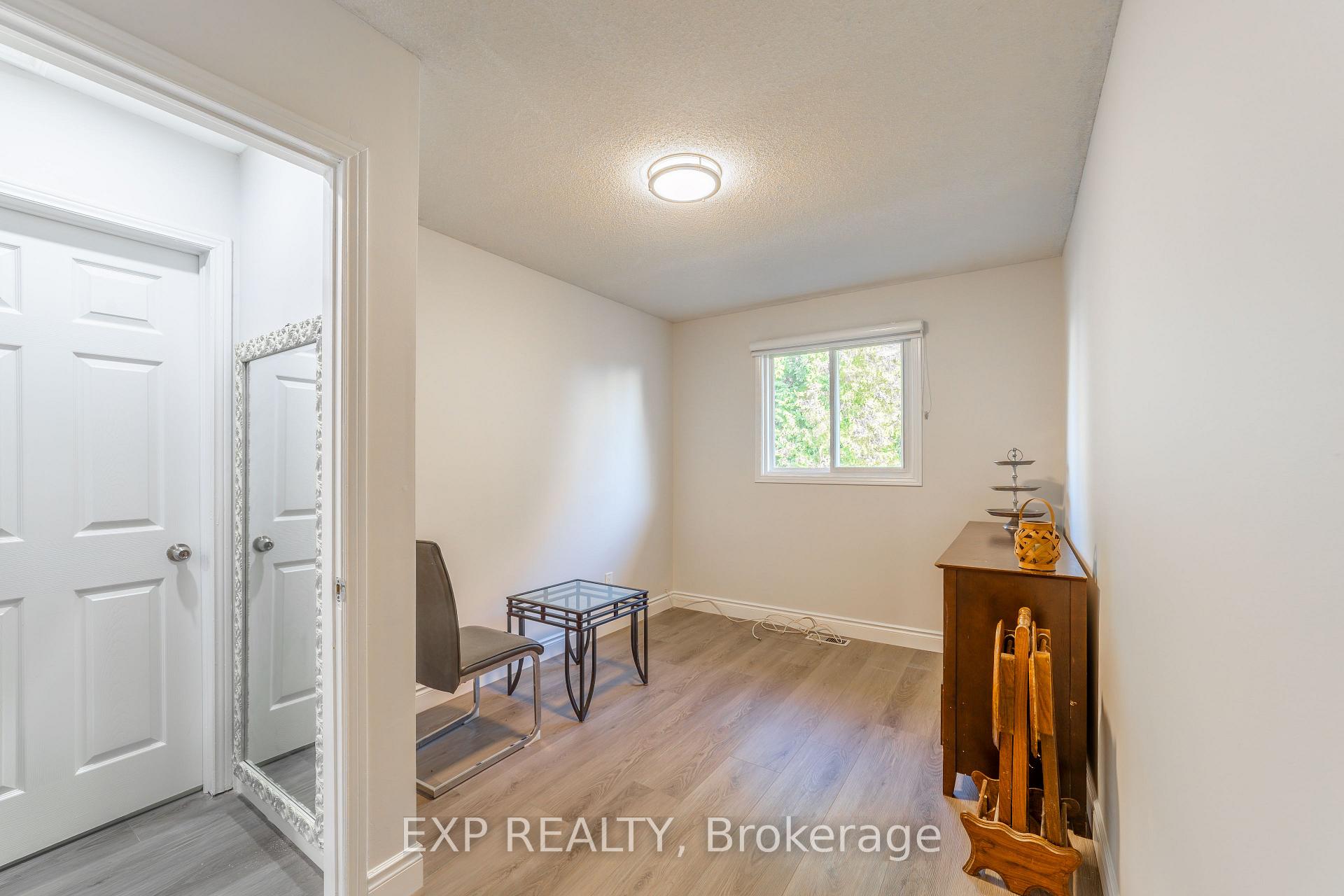 Photo 11 of 137 Nickolas Crescent, Cambridge, Silver Heights — HOMEH