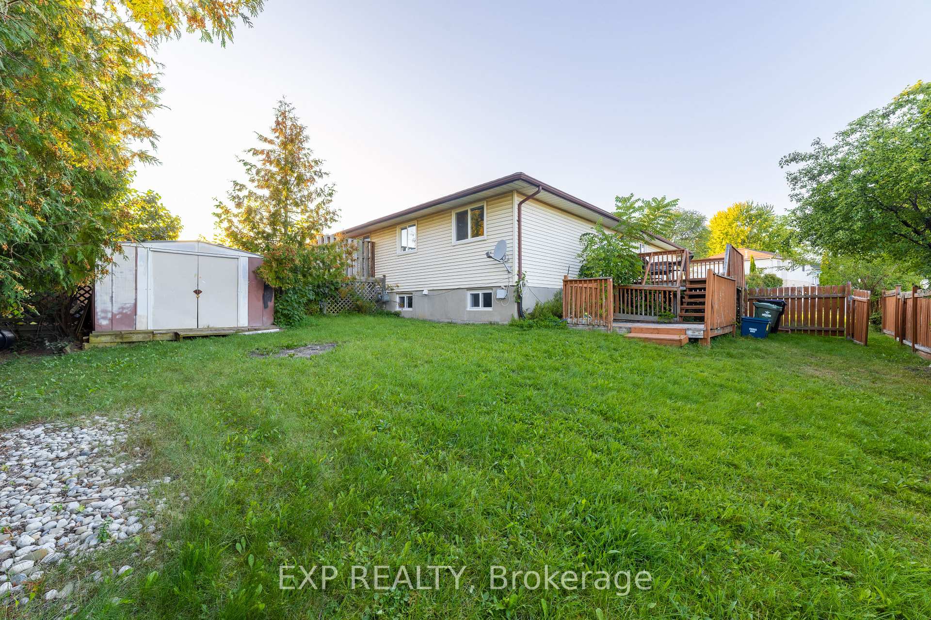 Photo 18 of 137 Nickolas Crescent, Cambridge, Silver Heights — HOMEH