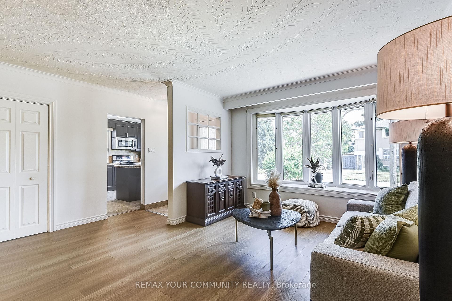 Photo 4 of 53 Glory Crescent, Scarborough, West Hill — HOMEH