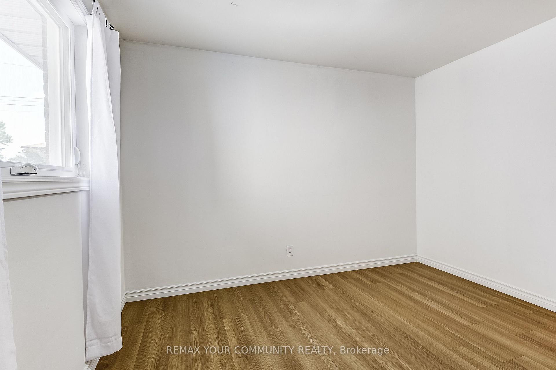 Photo 11 of 53 Glory Crescent, Scarborough, West Hill — HOMEH