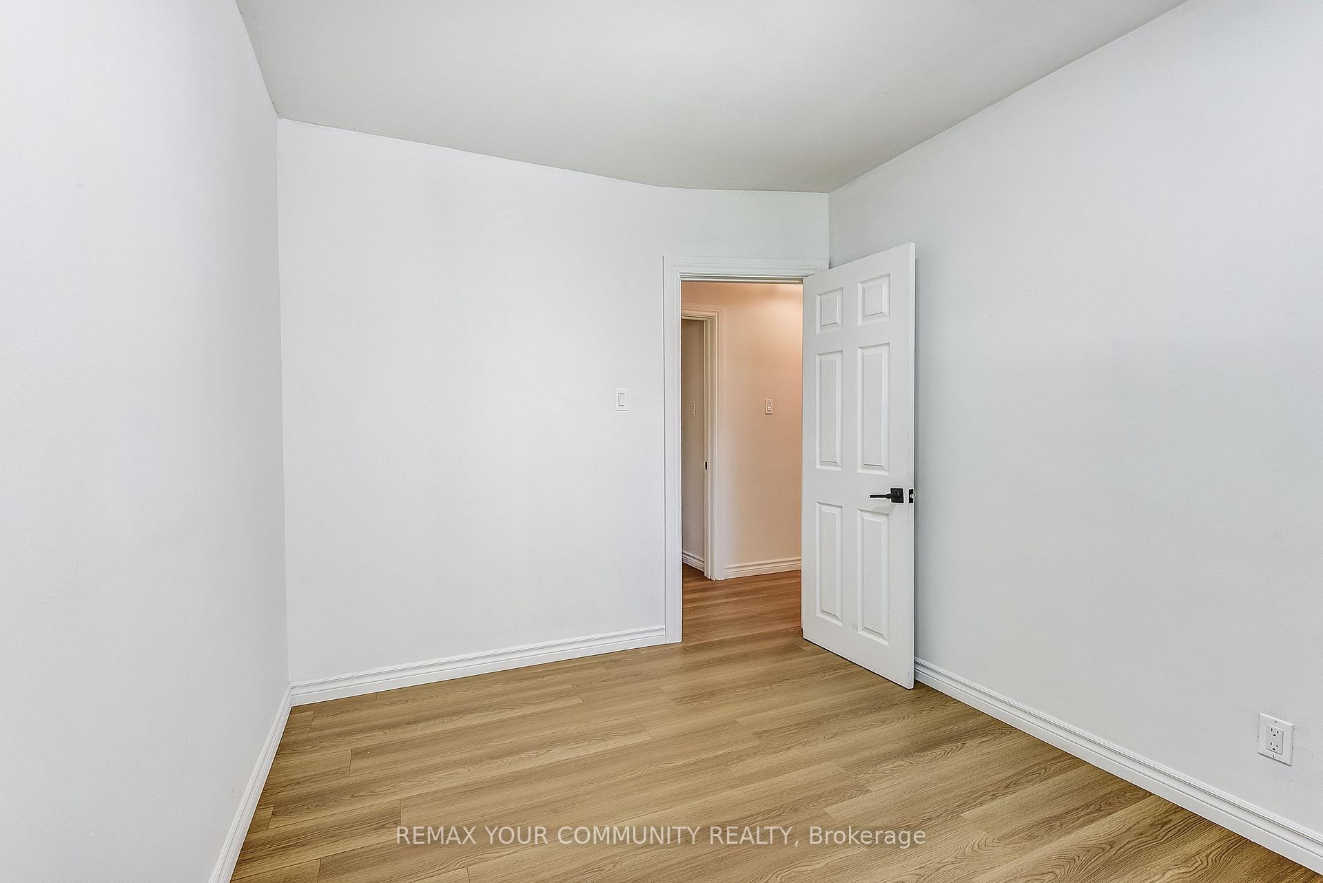 Photo 12 of 53 Glory Crescent, Scarborough, West Hill — HOMEH