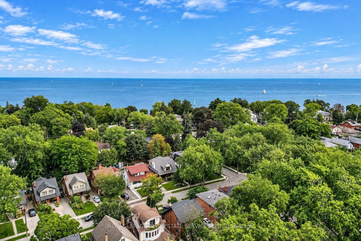 Photo 6 of 21 Eastbourne Crescent, Etobicoke, Mimico — HOMEH