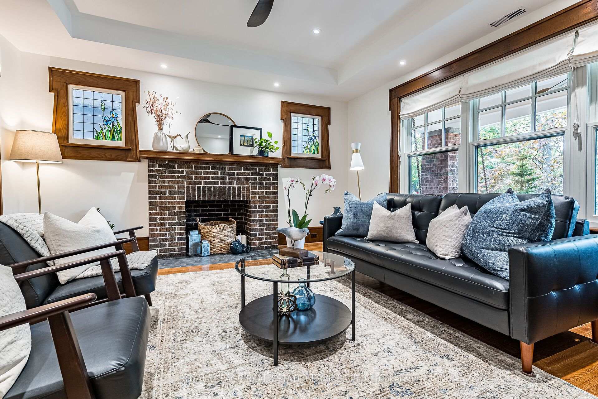 Photo 13 of 21 Eastbourne Crescent, Etobicoke, Mimico — HOMEH