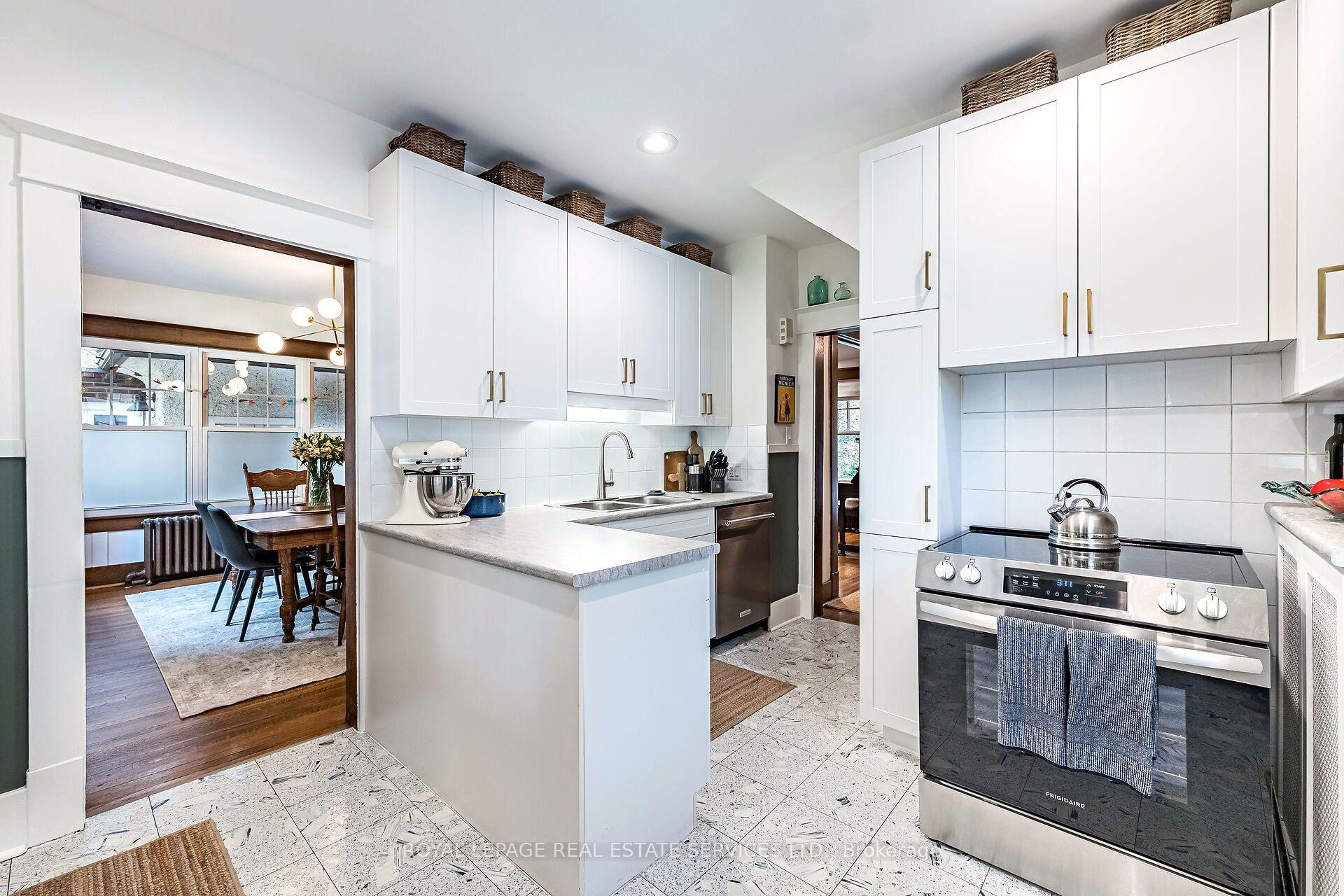 Photo 20 of 21 Eastbourne Crescent, Etobicoke, Mimico — HOMEH