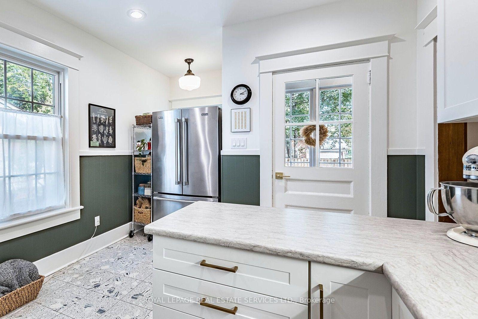 Photo 22 of 21 Eastbourne Crescent, Etobicoke, Mimico — HOMEH