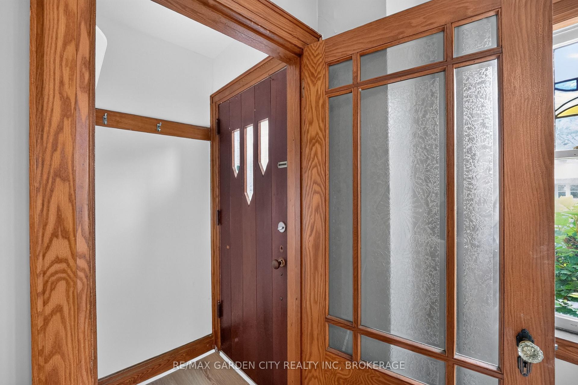Photo 3 of 74 Wiley Street, St. Catharines, Downtown — HOMEH