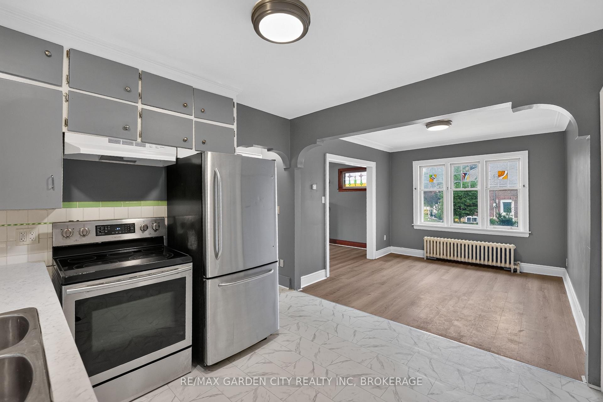 Photo 10 of 74 Wiley Street, St. Catharines, Downtown — HOMEH