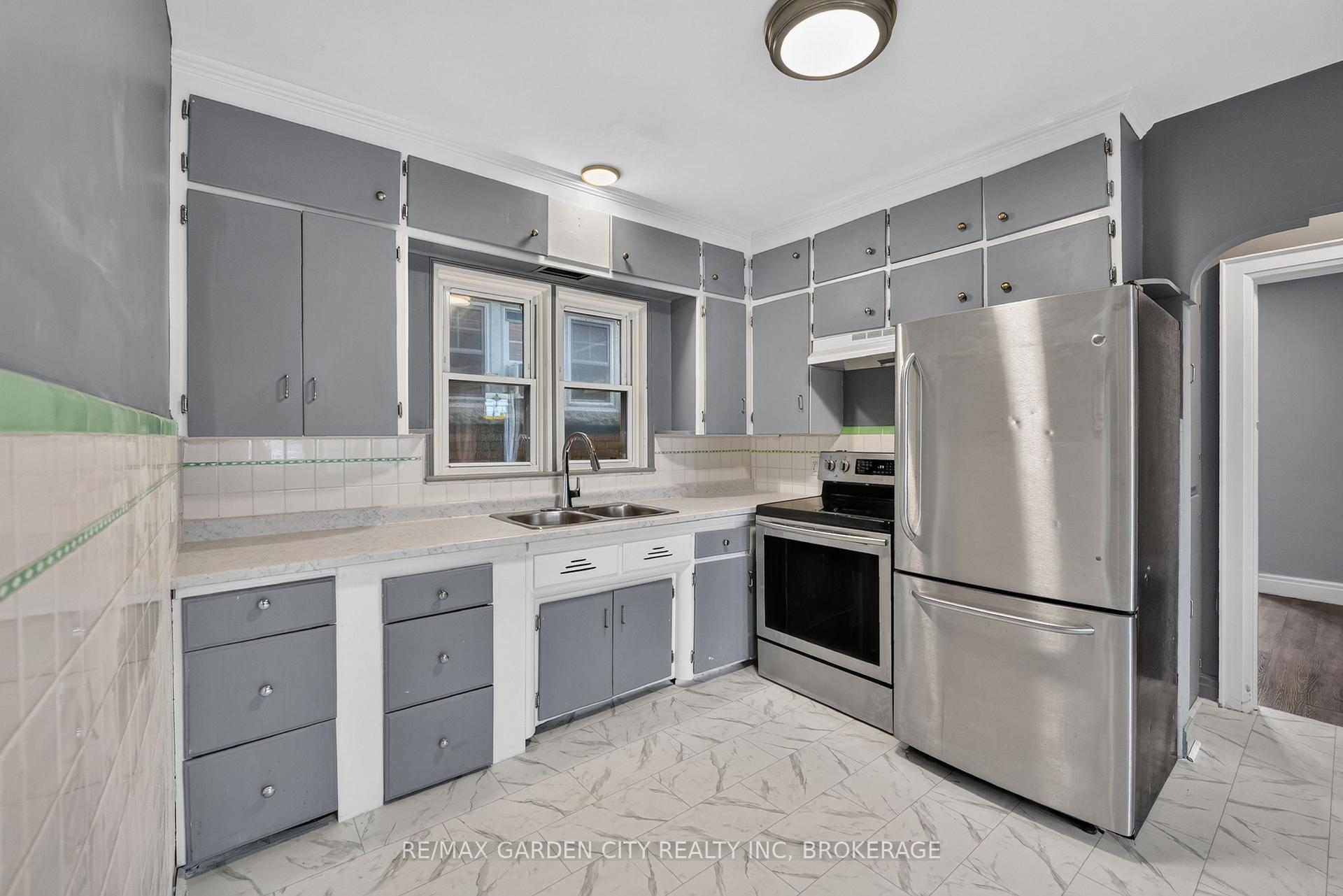 Photo 11 of 74 Wiley Street, St. Catharines, Downtown — HOMEH