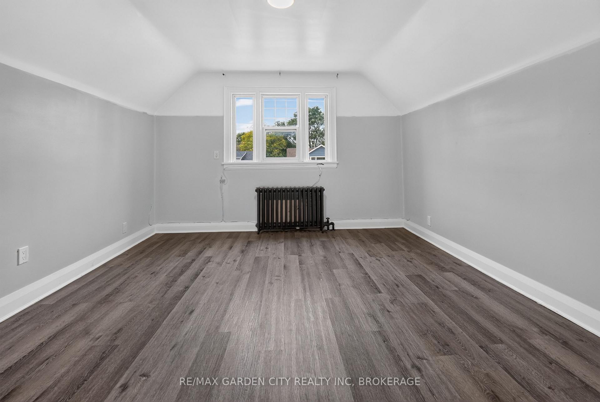 Photo 19 of 74 Wiley Street, St. Catharines, Downtown — HOMEH