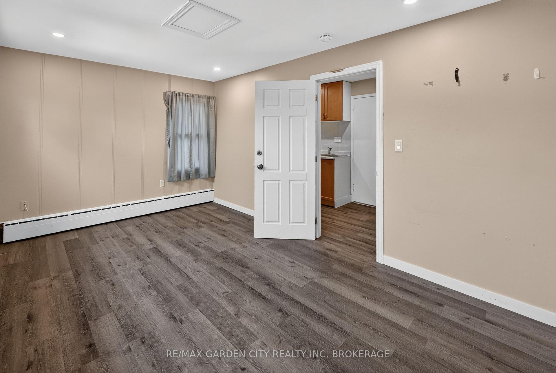 Photo 26 of 74 Wiley Street, St. Catharines, Downtown — HOMEH
