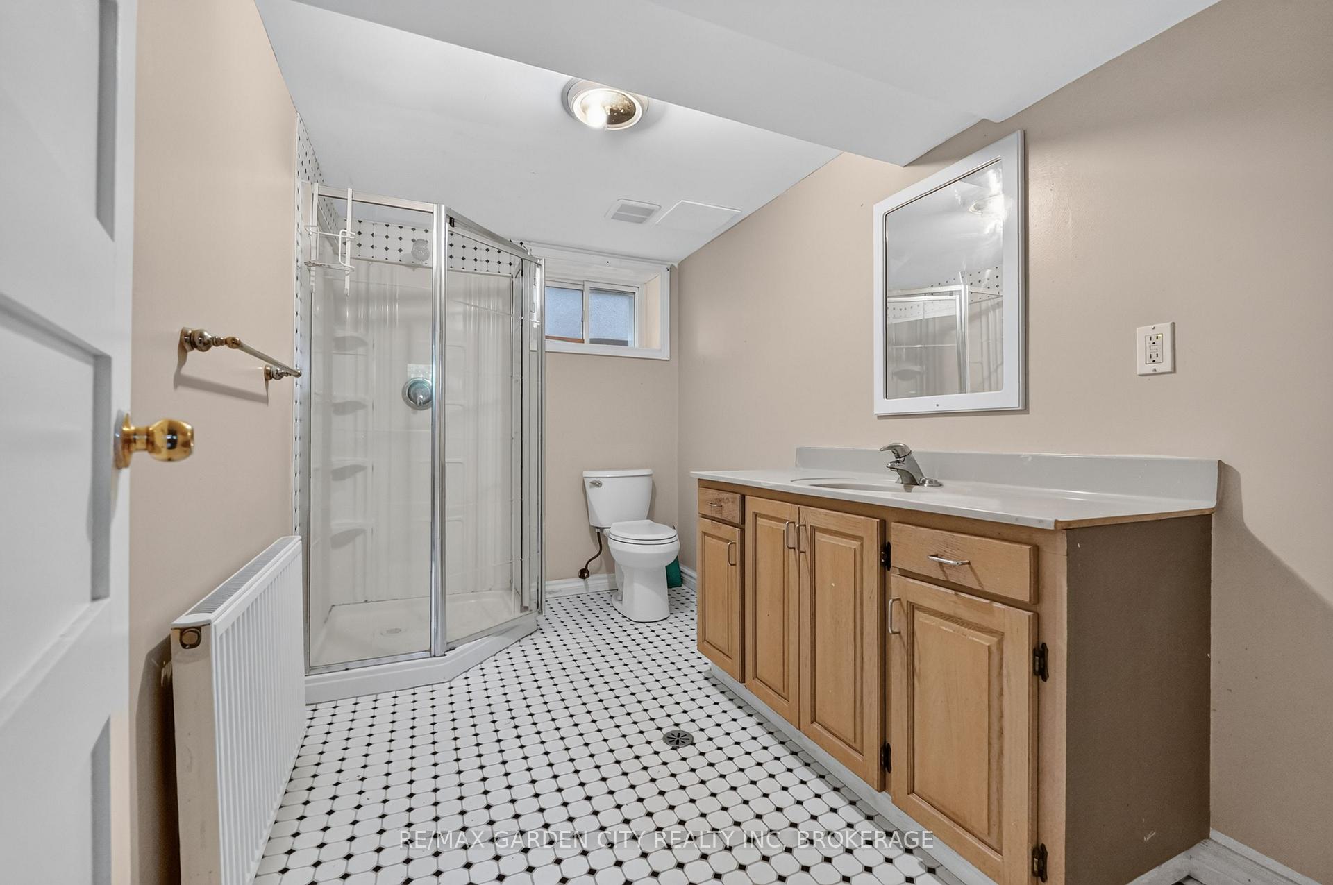 Photo 36 of 74 Wiley Street, St. Catharines, Downtown — HOMEH