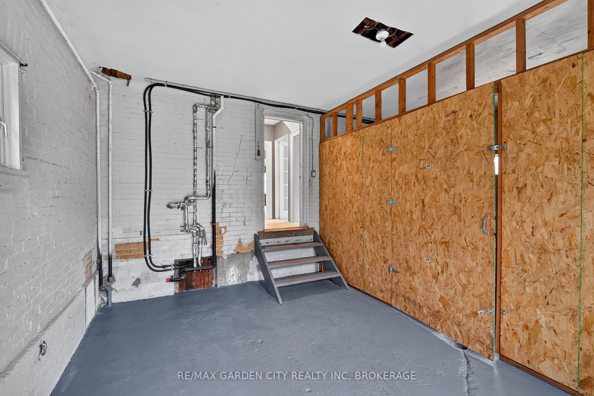 Photo 37 of 74 Wiley Street, St. Catharines, Downtown — HOMEH