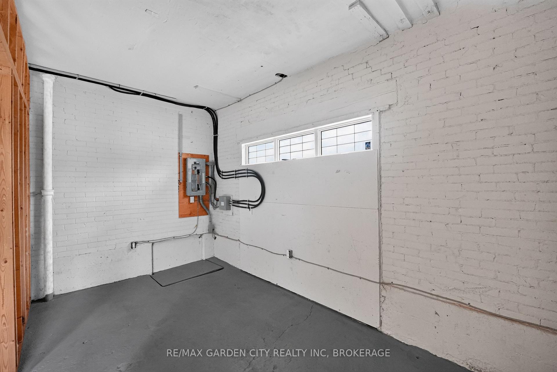 Photo 38 of 74 Wiley Street, St. Catharines, Downtown — HOMEH