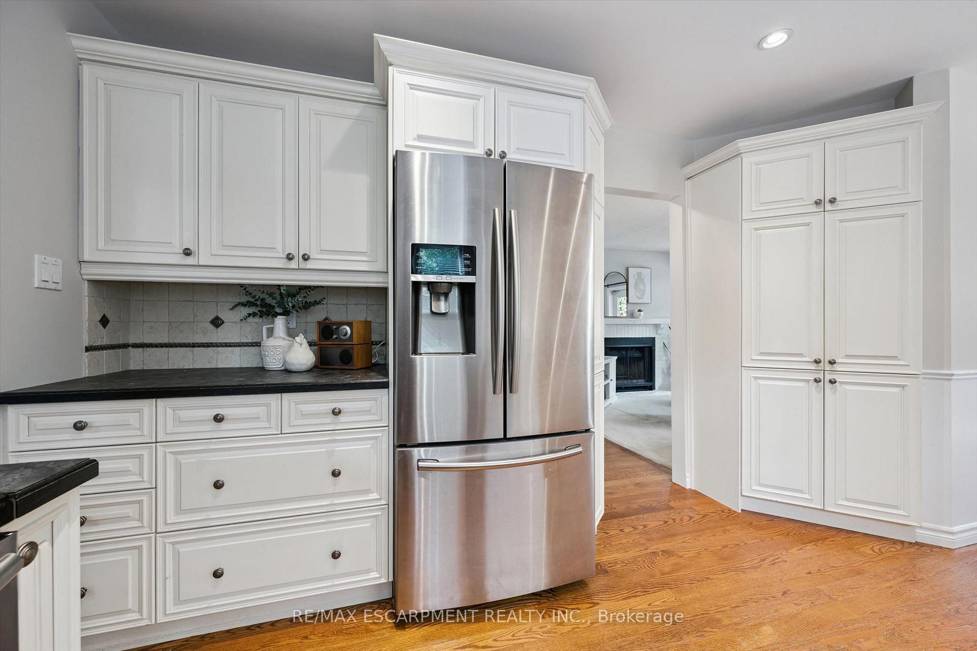 Photo 35 of 2203 Robin Drive, Mississauga, Sheridan — HOMEH