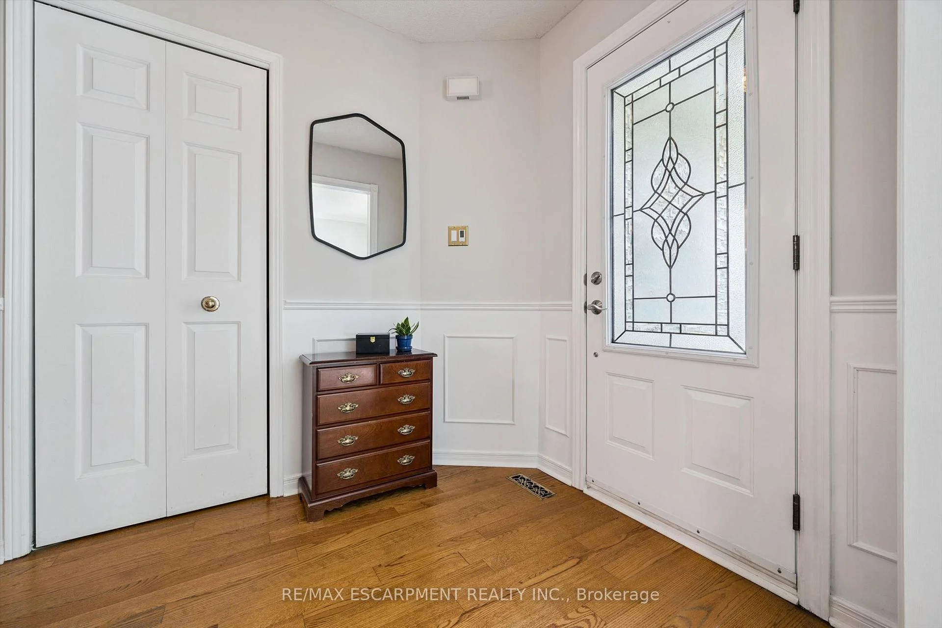 Photo 11 of 2203 Robin Drive, Mississauga, Sheridan — HOMEH