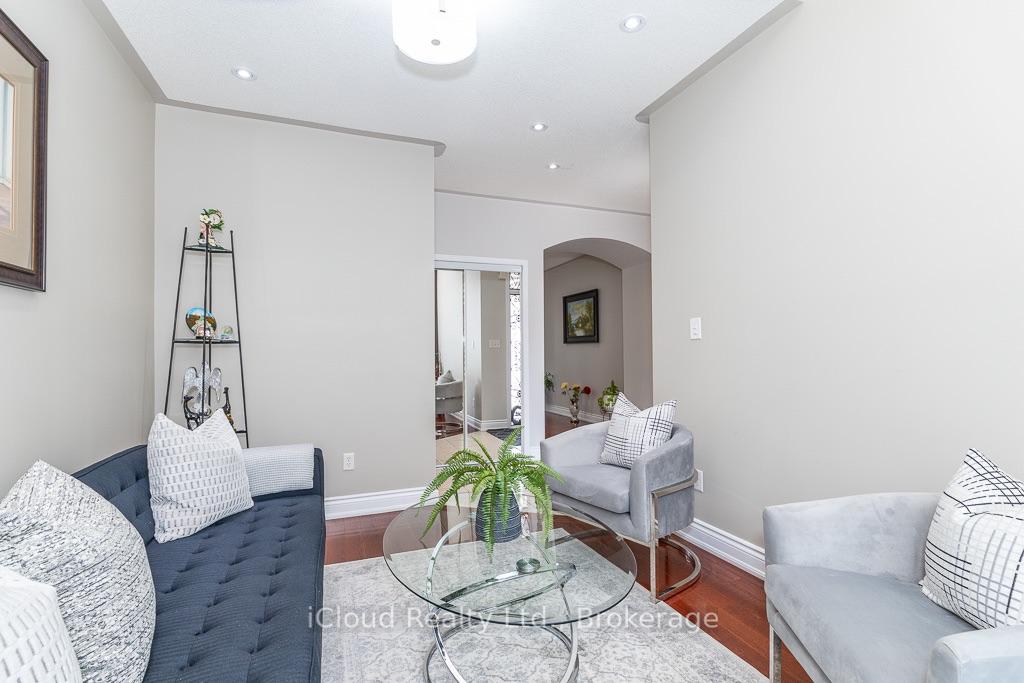 Photo 5 of 3340 Ferris Street, Burlington, Alton — HOMEH