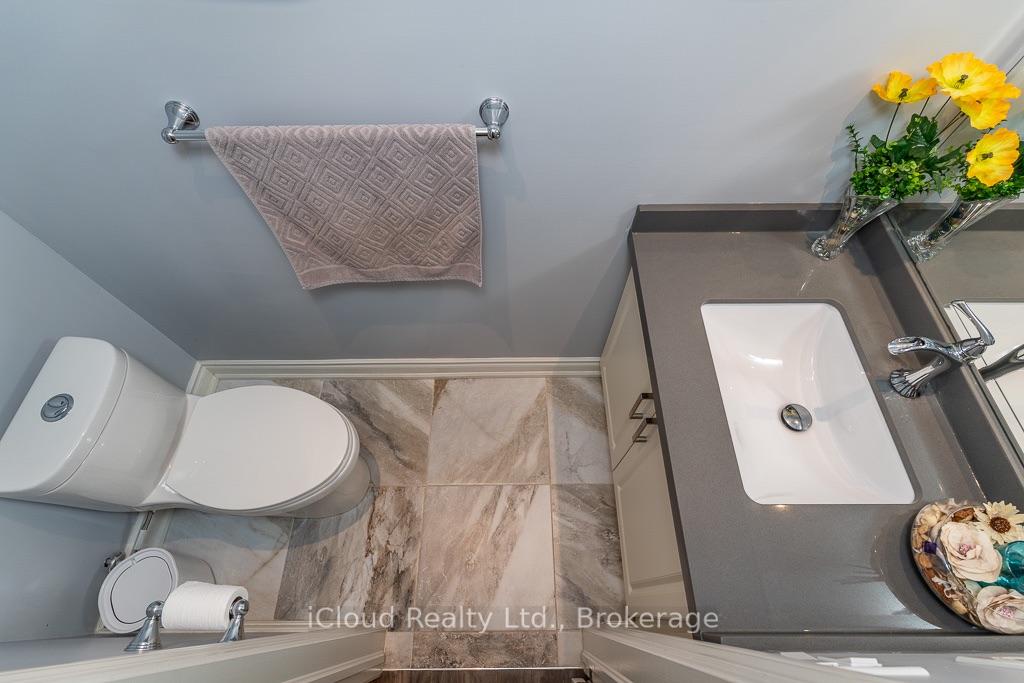 Photo 13 of 3340 Ferris Street, Burlington, Alton — HOMEH