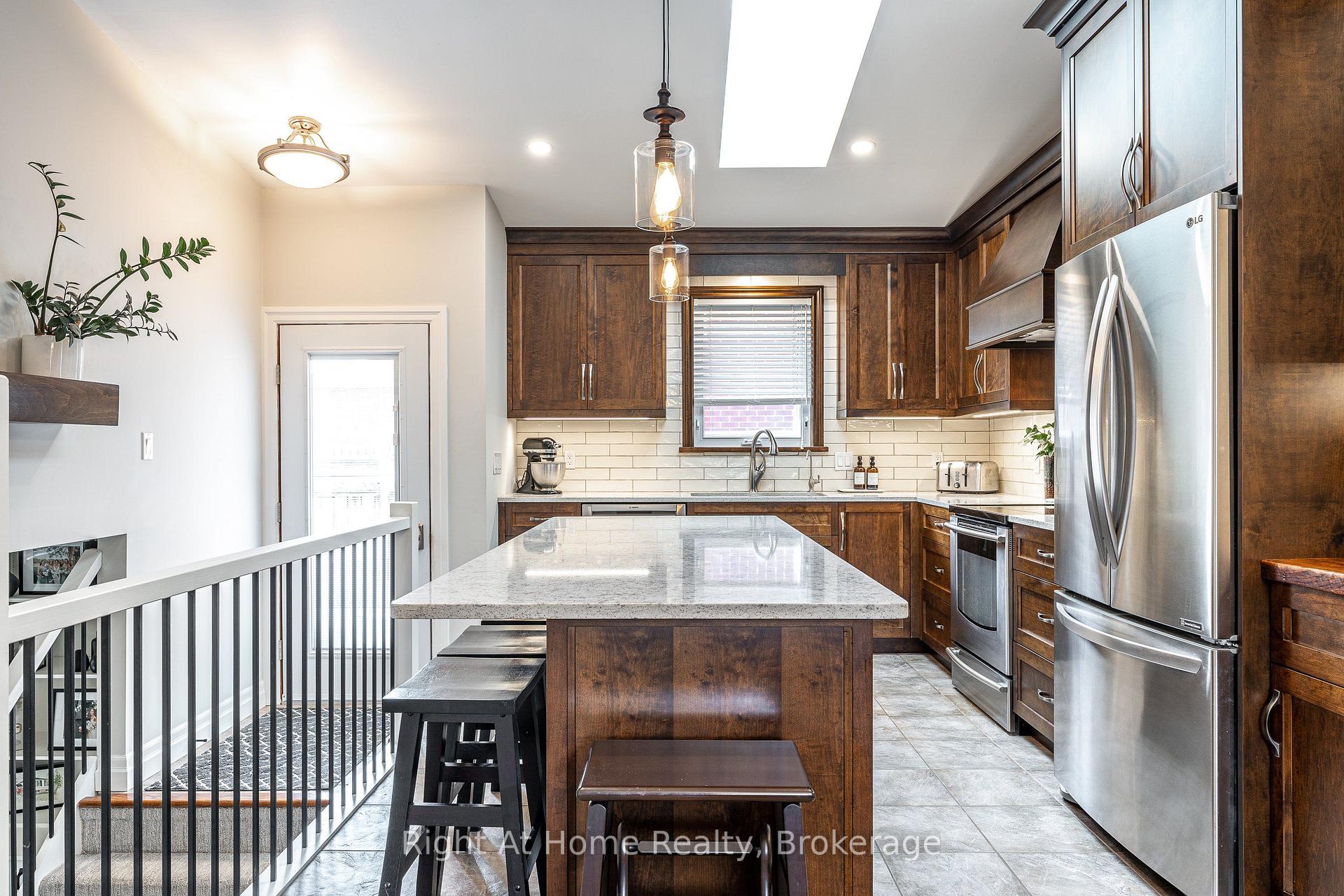 Photo 12 of 117 Pleasant Drive, Stratford — HOMEH