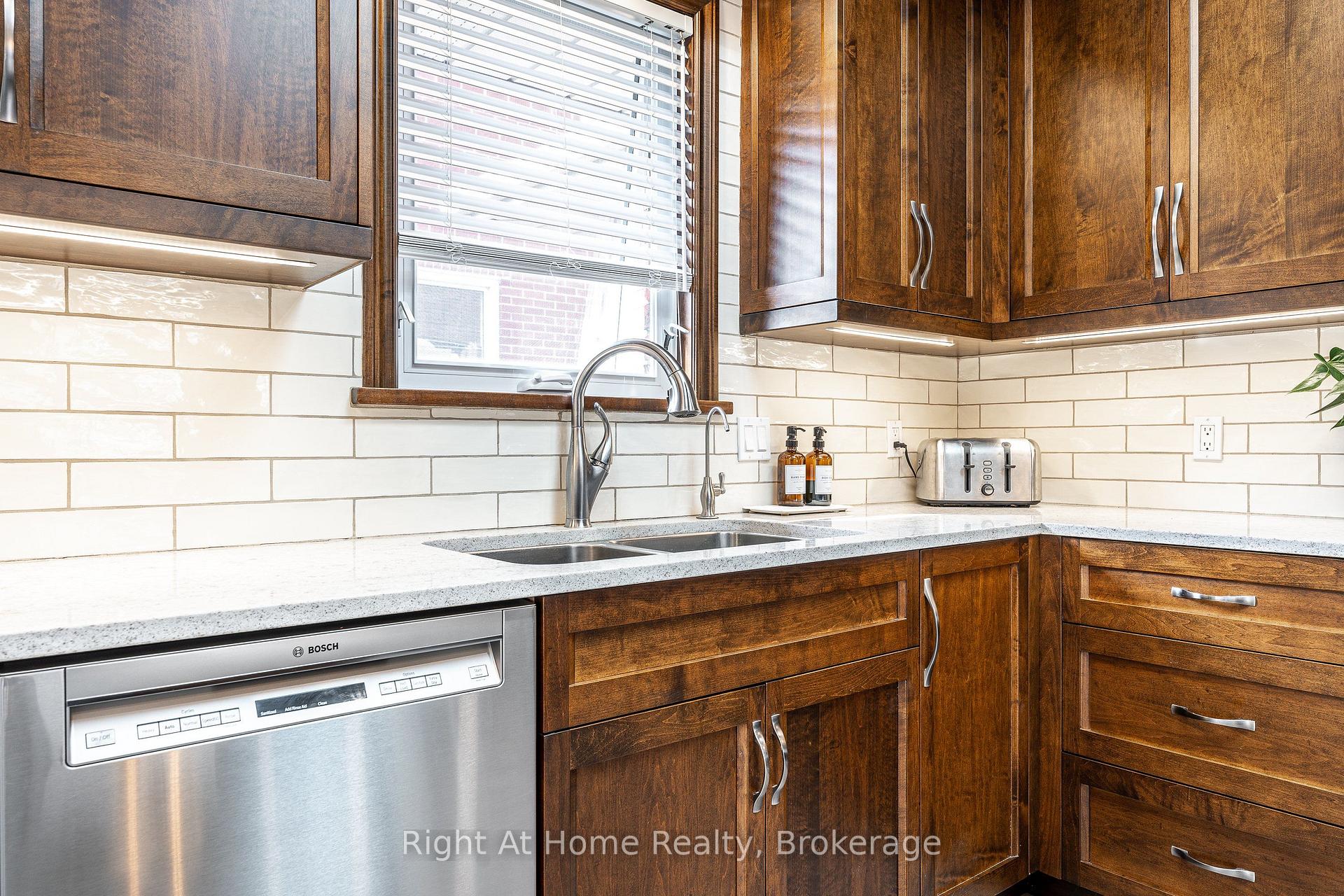 Photo 17 of 117 Pleasant Drive, Stratford — HOMEH