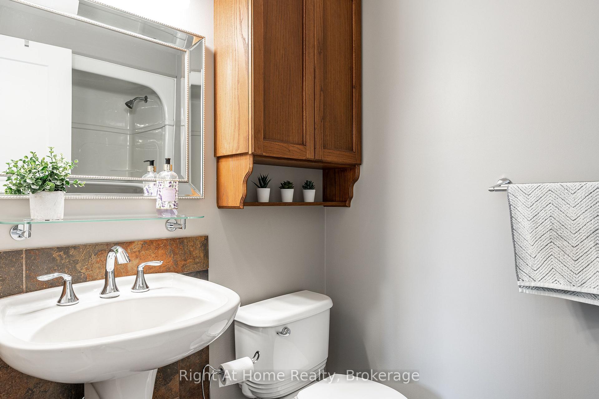 Photo 25 of 117 Pleasant Drive, Stratford — HOMEH