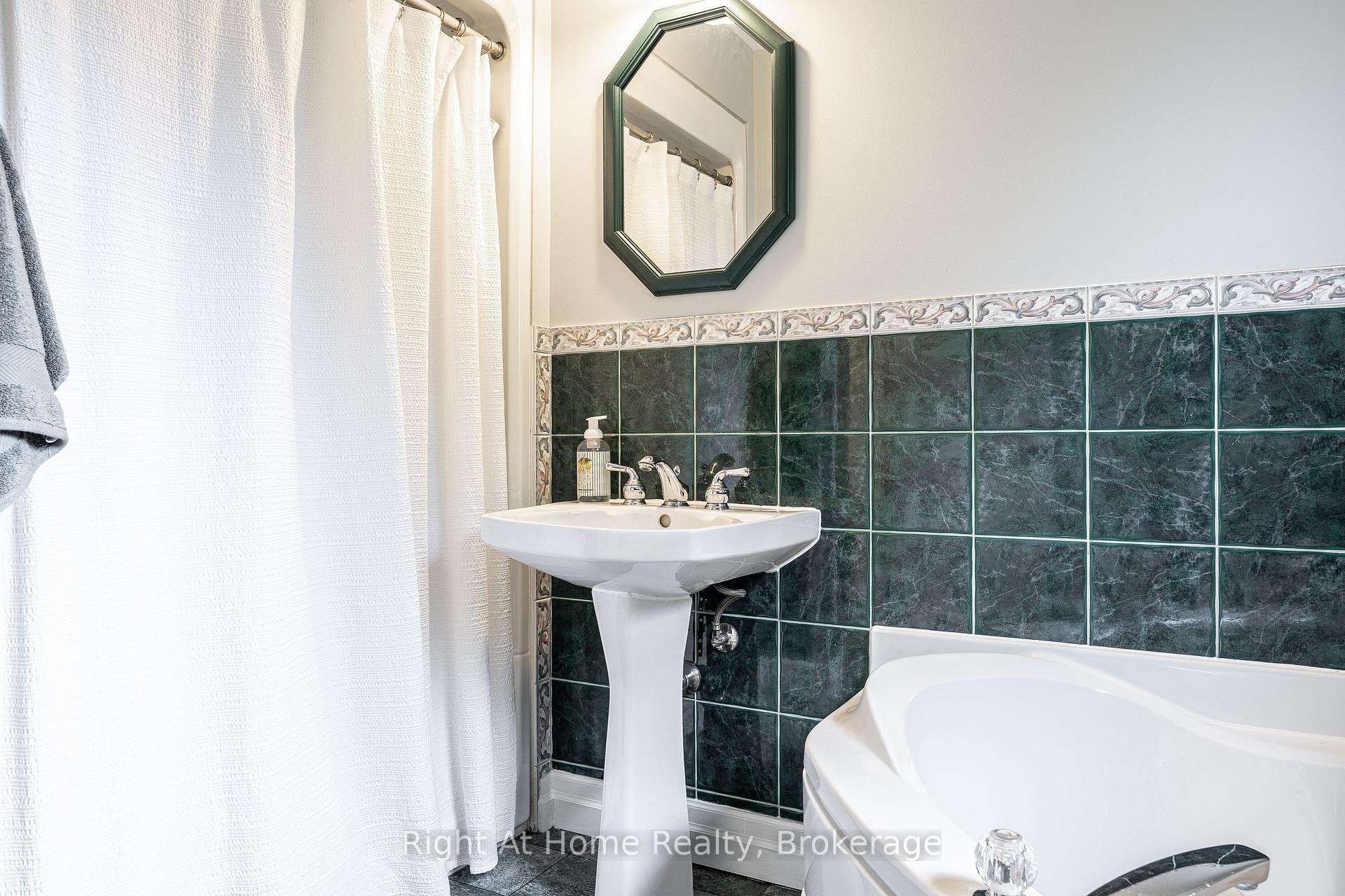Photo 34 of 117 Pleasant Drive, Stratford — HOMEH