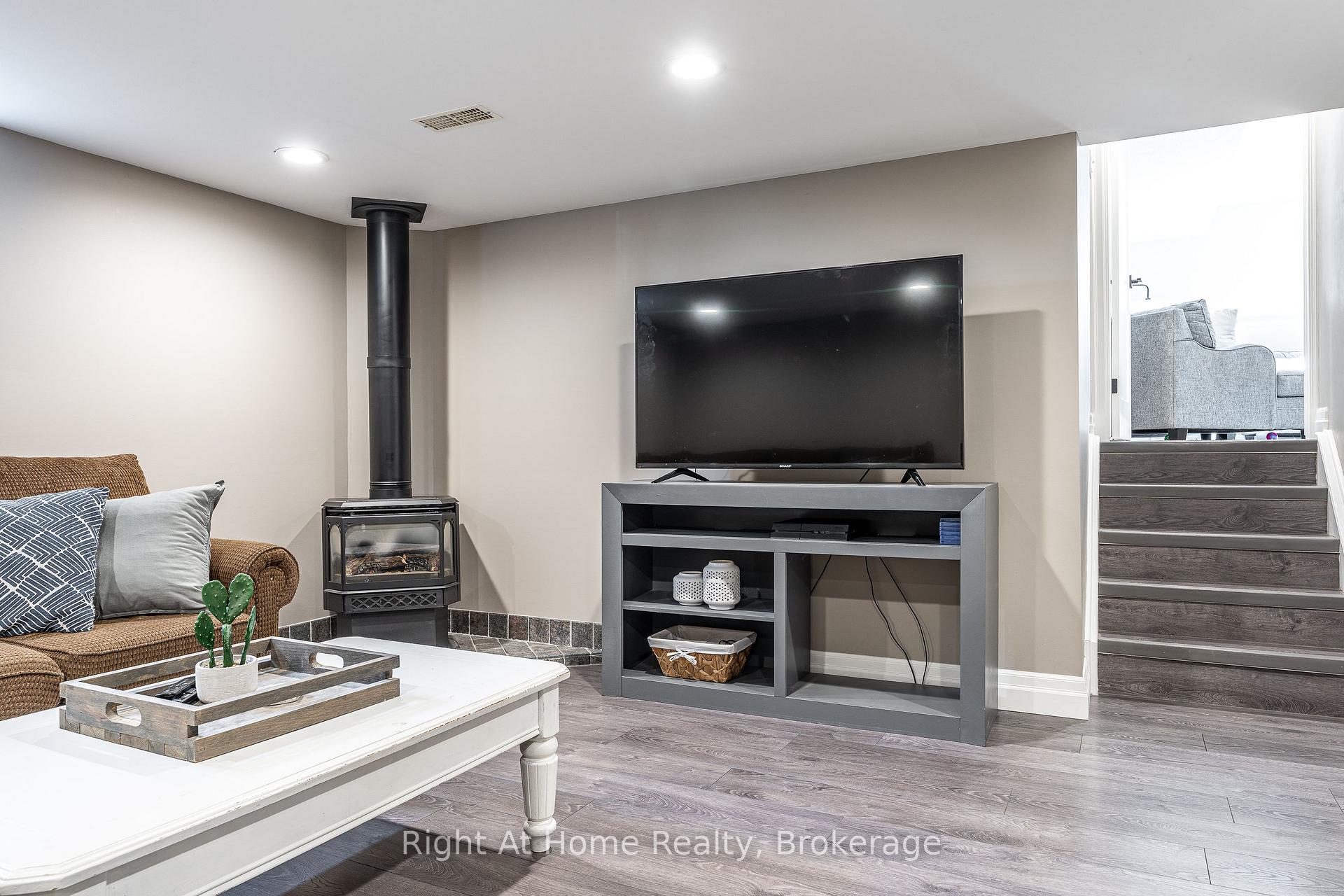Photo 37 of 117 Pleasant Drive, Stratford — HOMEH