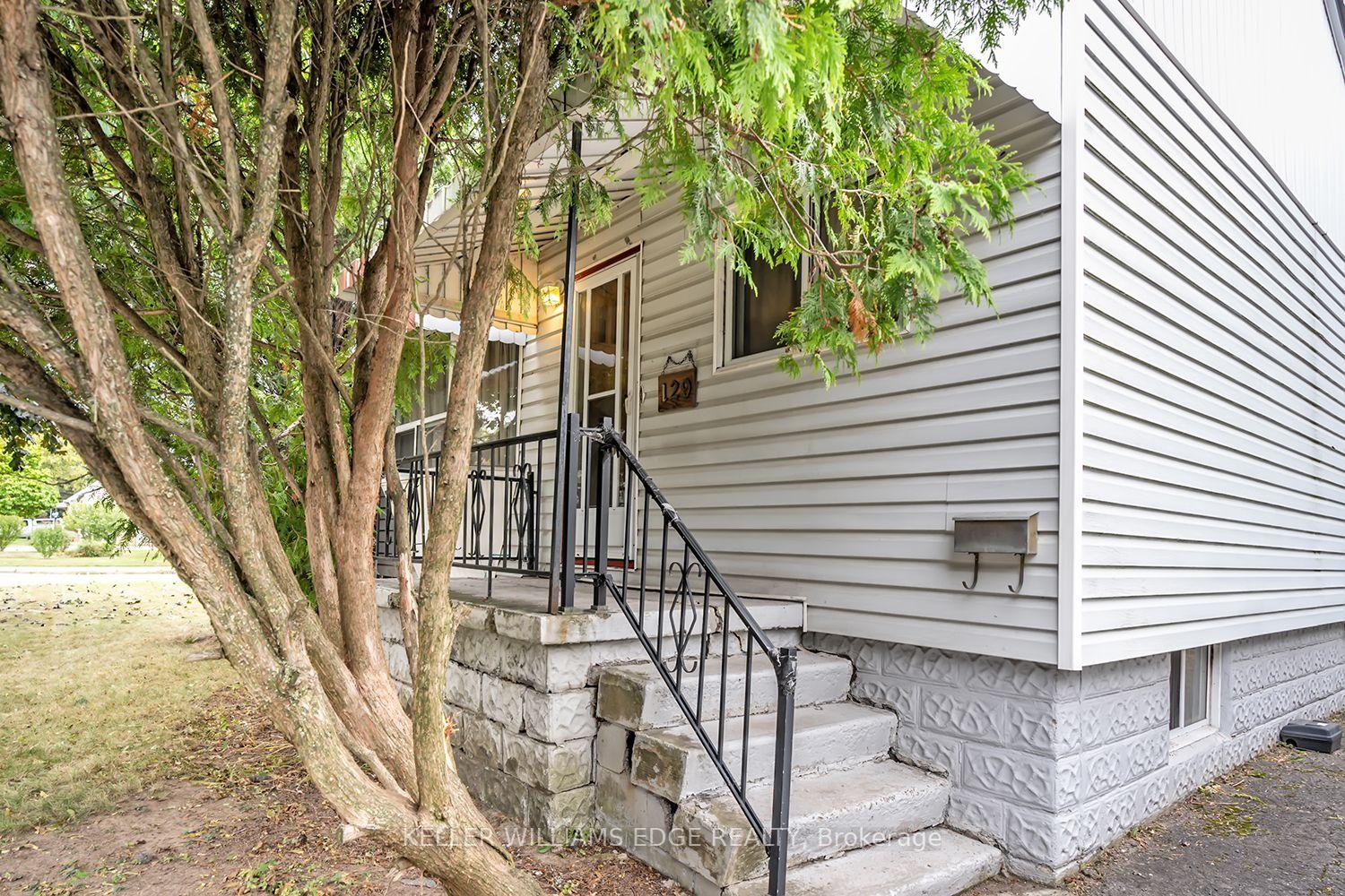 Photo 3 of 129 Selkirk Avenue, Hamilton, Normanhurst — HOMEH