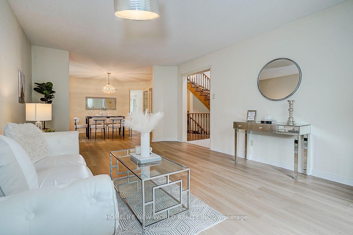 Photo 9 of 51 Leighland Drive, Markham, Unionville — HOMEH