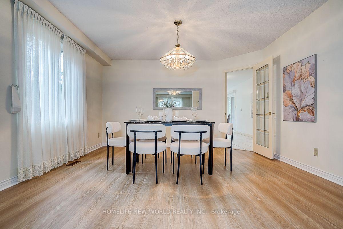 Photo 10 of 51 Leighland Drive, Markham, Unionville — HOMEH