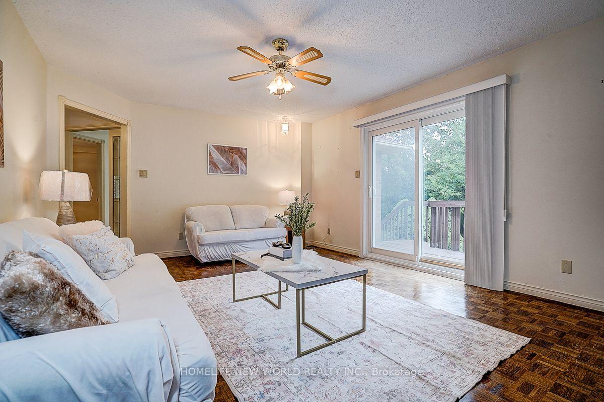 Photo 15 of 51 Leighland Drive, Markham, Unionville — HOMEH