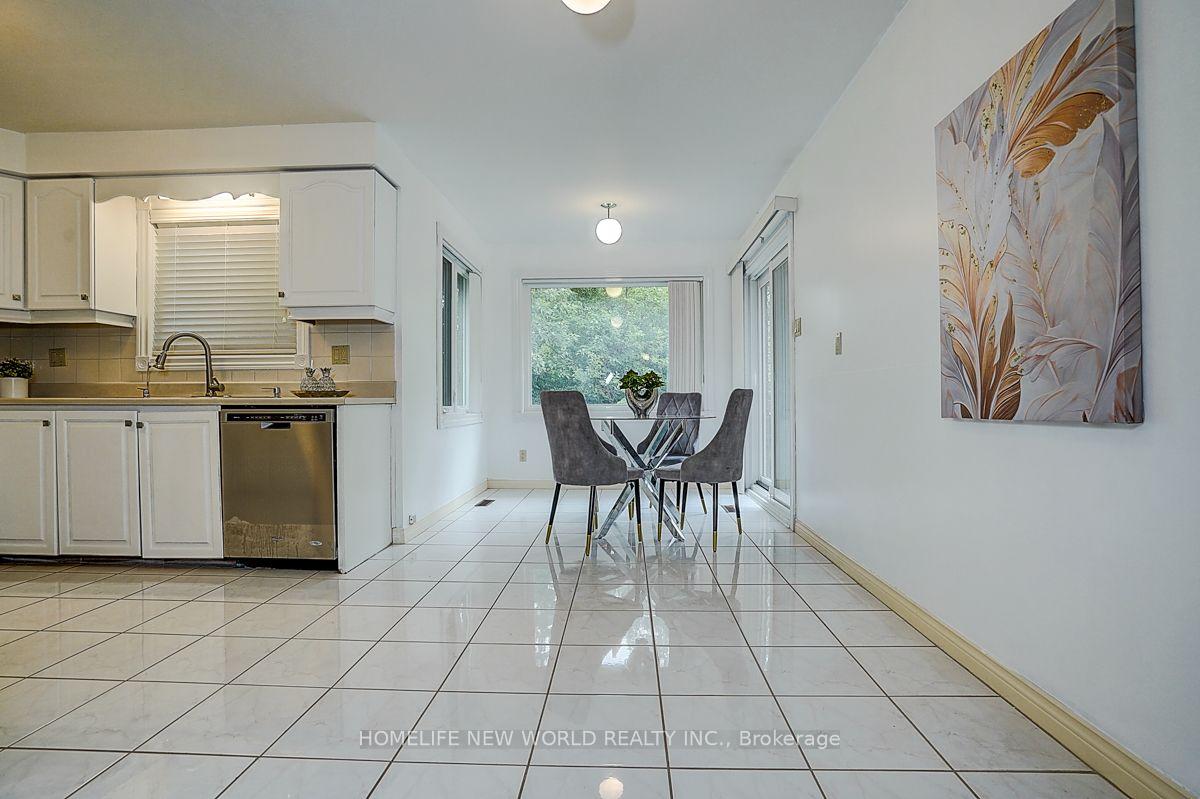 Photo 17 of 51 Leighland Drive, Markham, Unionville — HOMEH