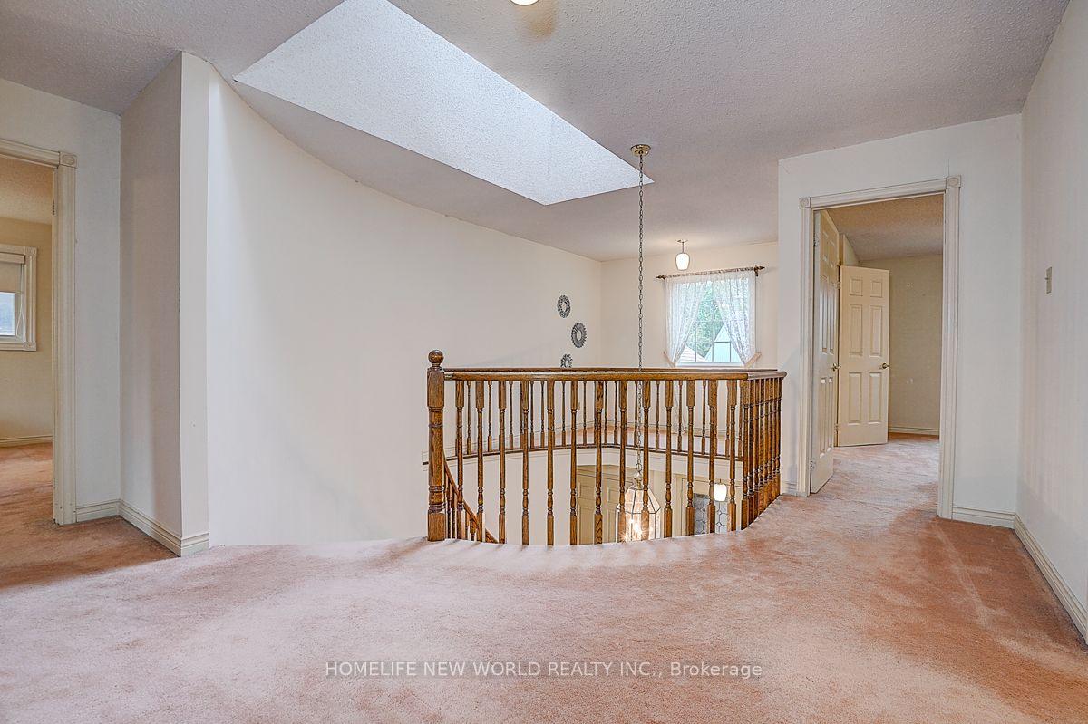 Photo 24 of 51 Leighland Drive, Markham, Unionville — HOMEH