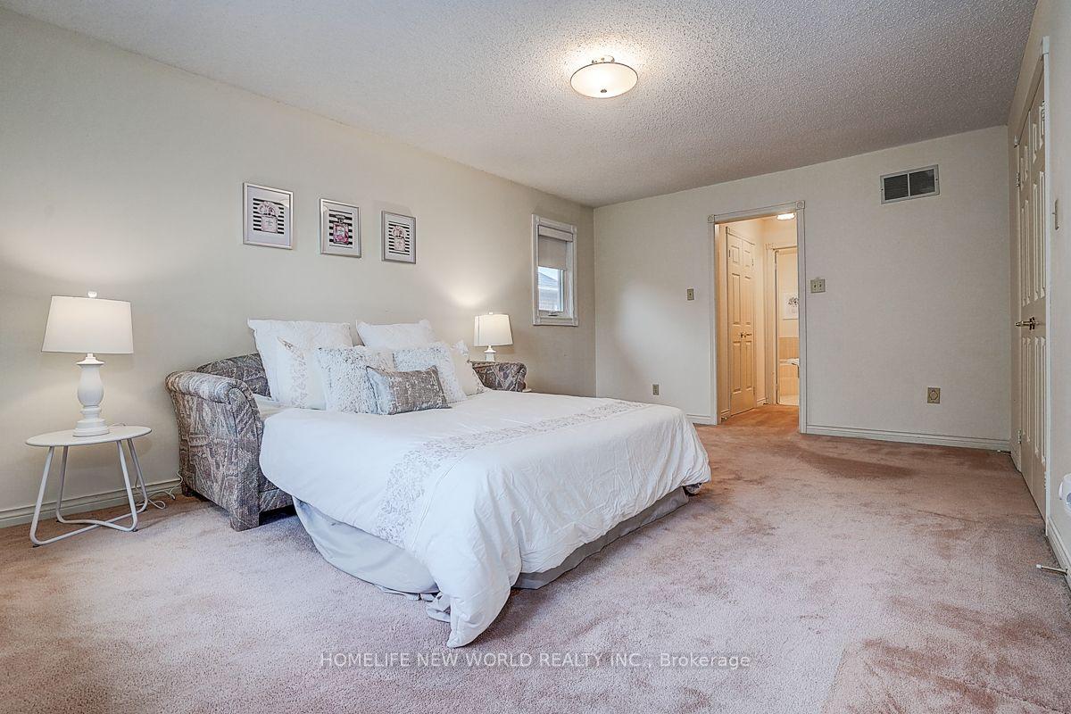 Photo 28 of 51 Leighland Drive, Markham, Unionville — HOMEH