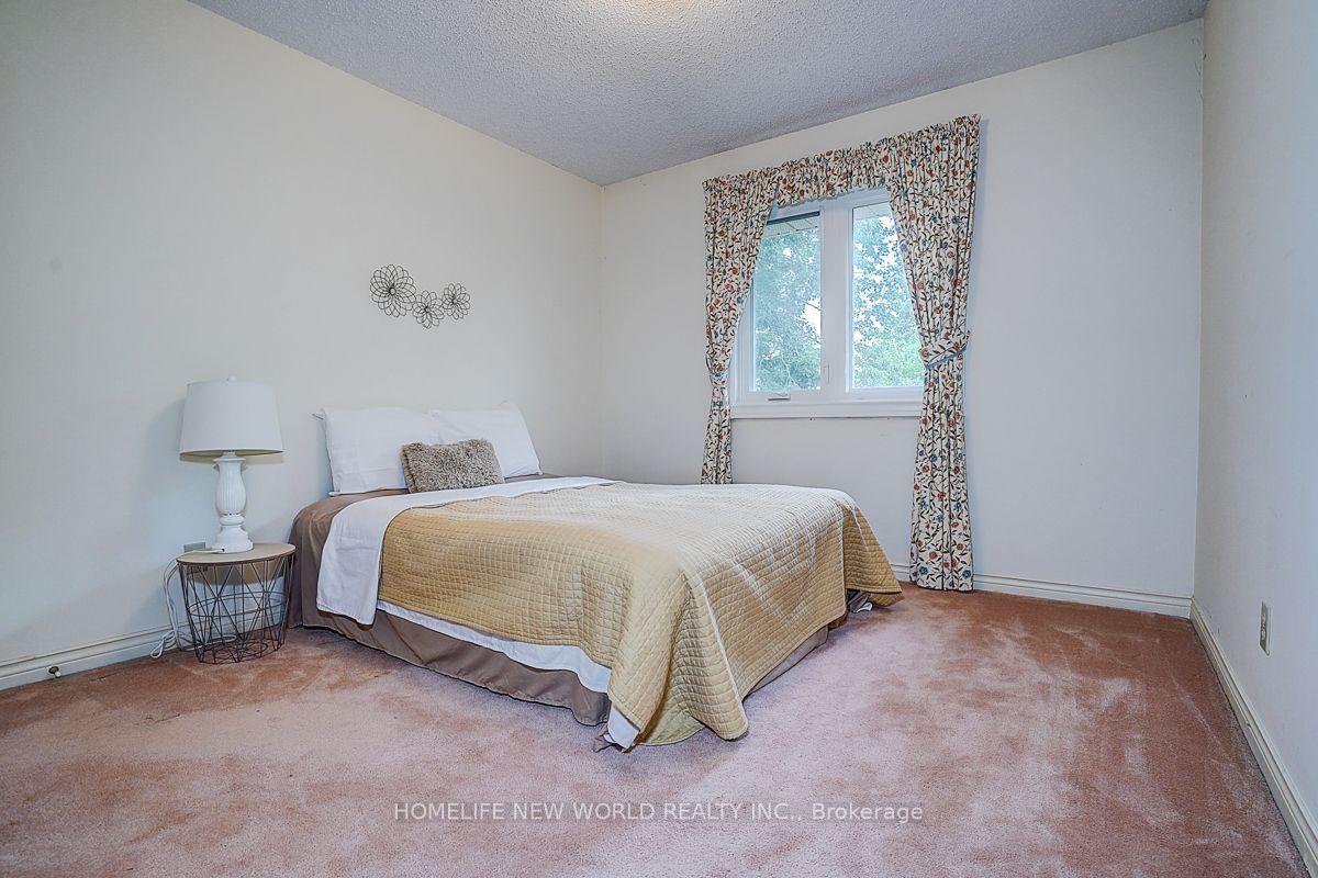 Photo 36 of 51 Leighland Drive, Markham, Unionville — HOMEH