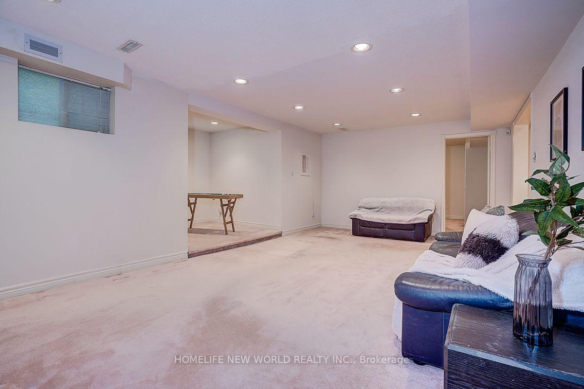 Photo 41 of 51 Leighland Drive, Markham, Unionville — HOMEH