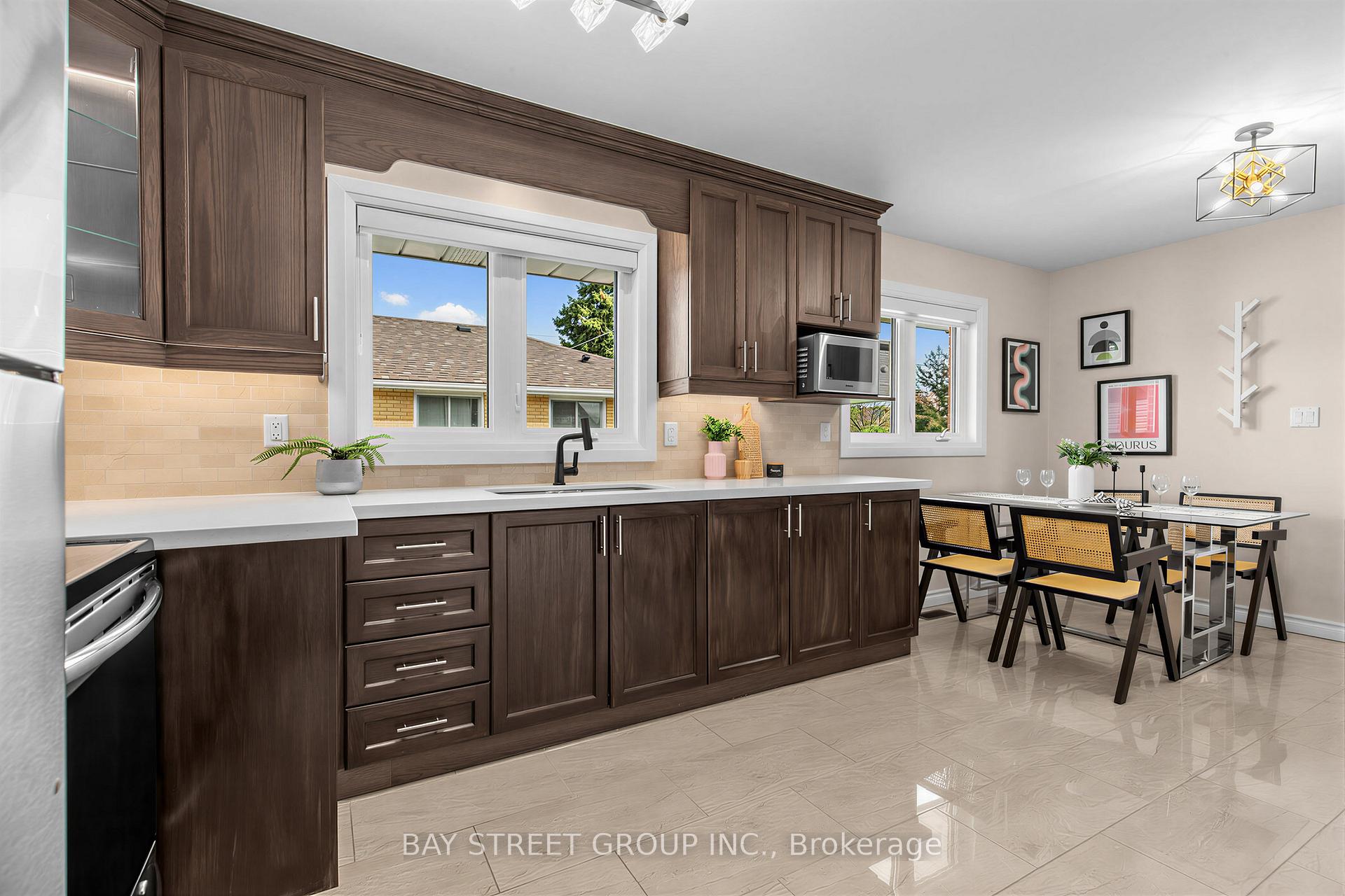 Photo 9 of 8 Amethyst Road, Scarborough, Tam O'Shanter-Sullivan — HOMEH