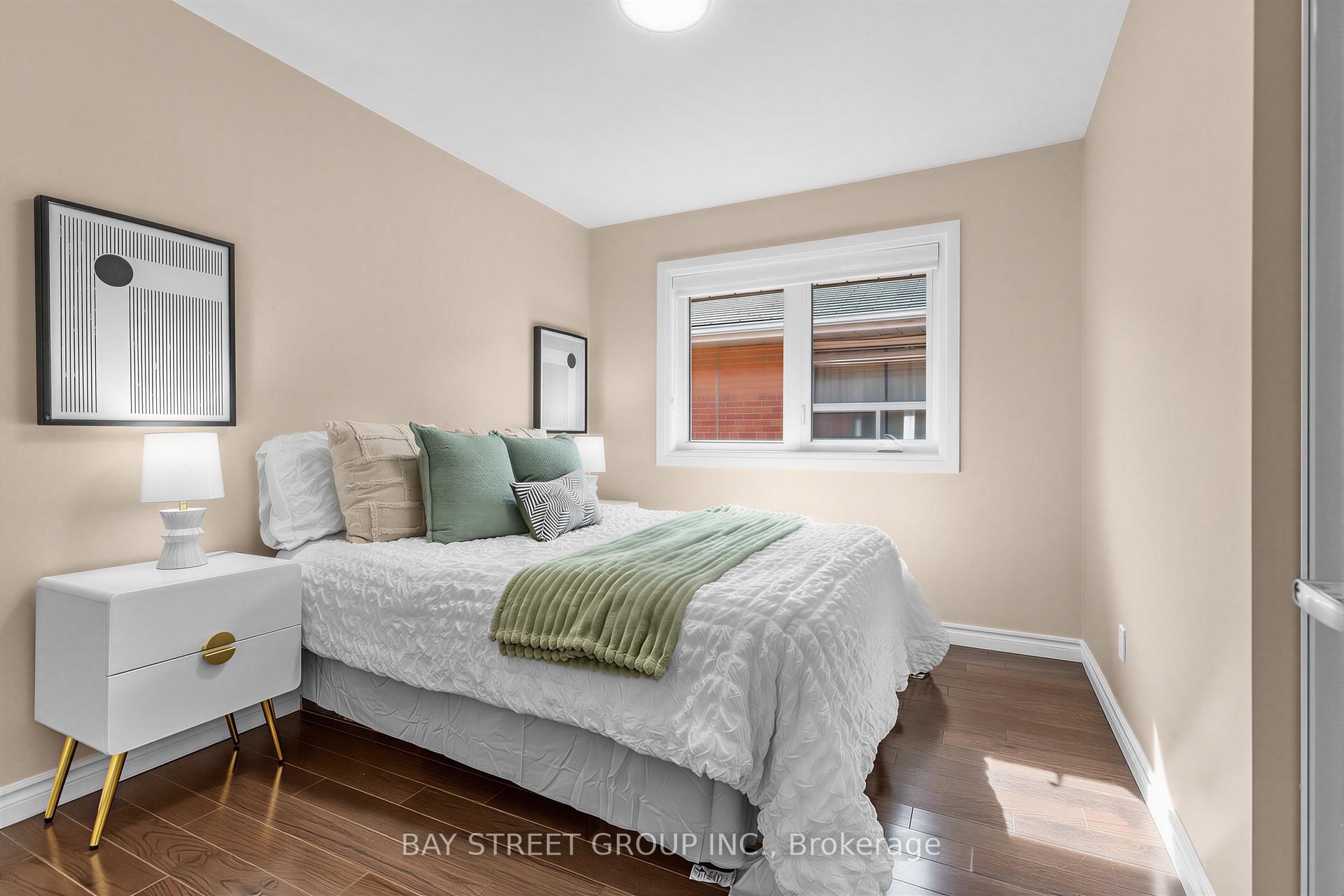 Photo 12 of 8 Amethyst Road, Scarborough, Tam O'Shanter-Sullivan — HOMEH
