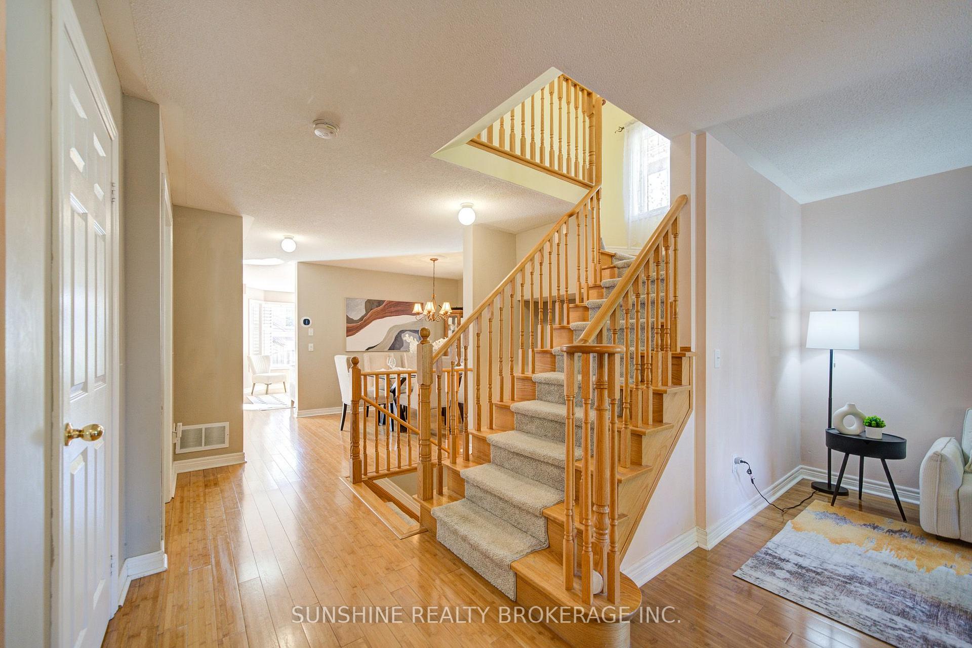 Photo 5 of 77 Sunburst Crescent, Markham, Greensborough — HOMEH