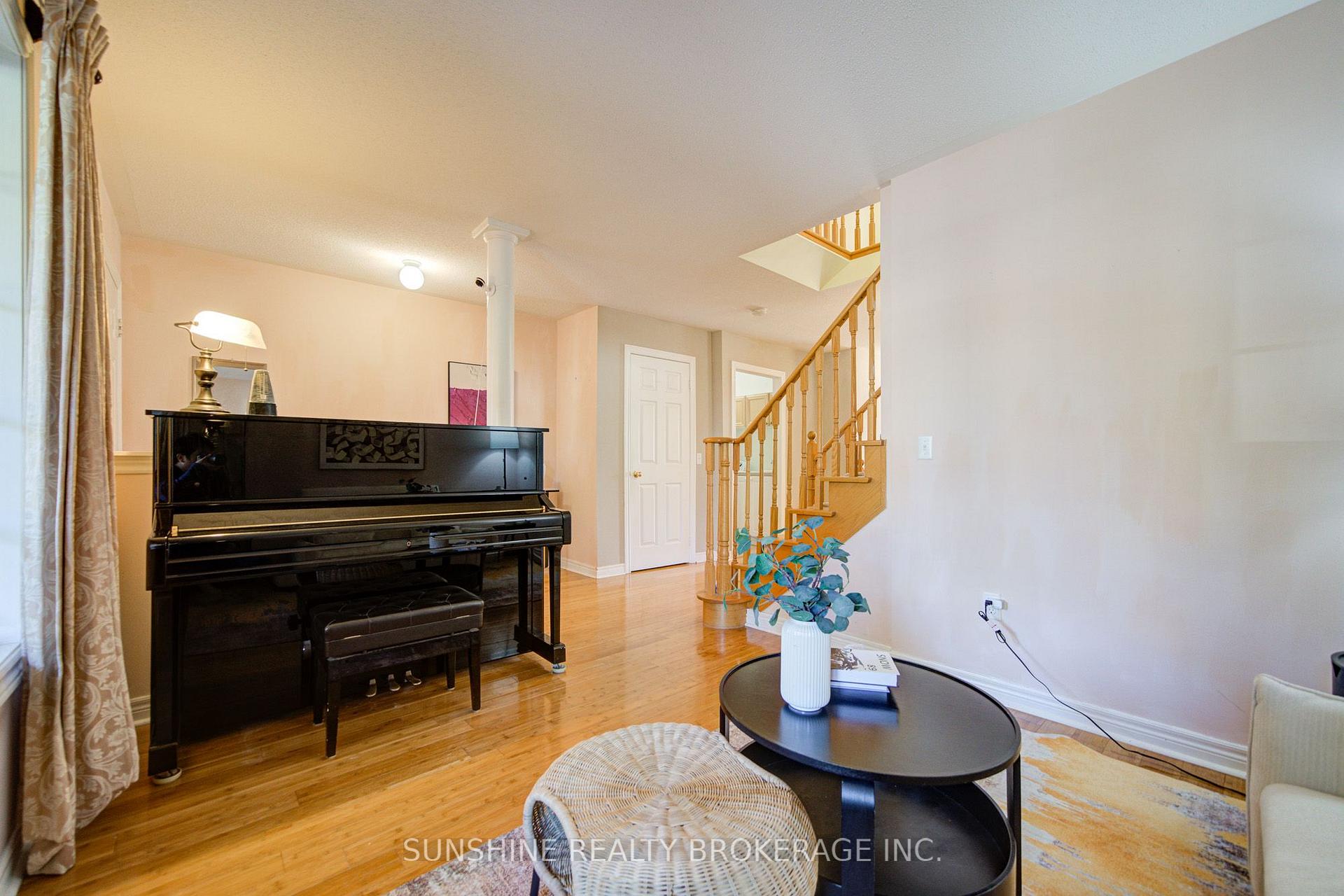 Photo 8 of 77 Sunburst Crescent, Markham, Greensborough — HOMEH