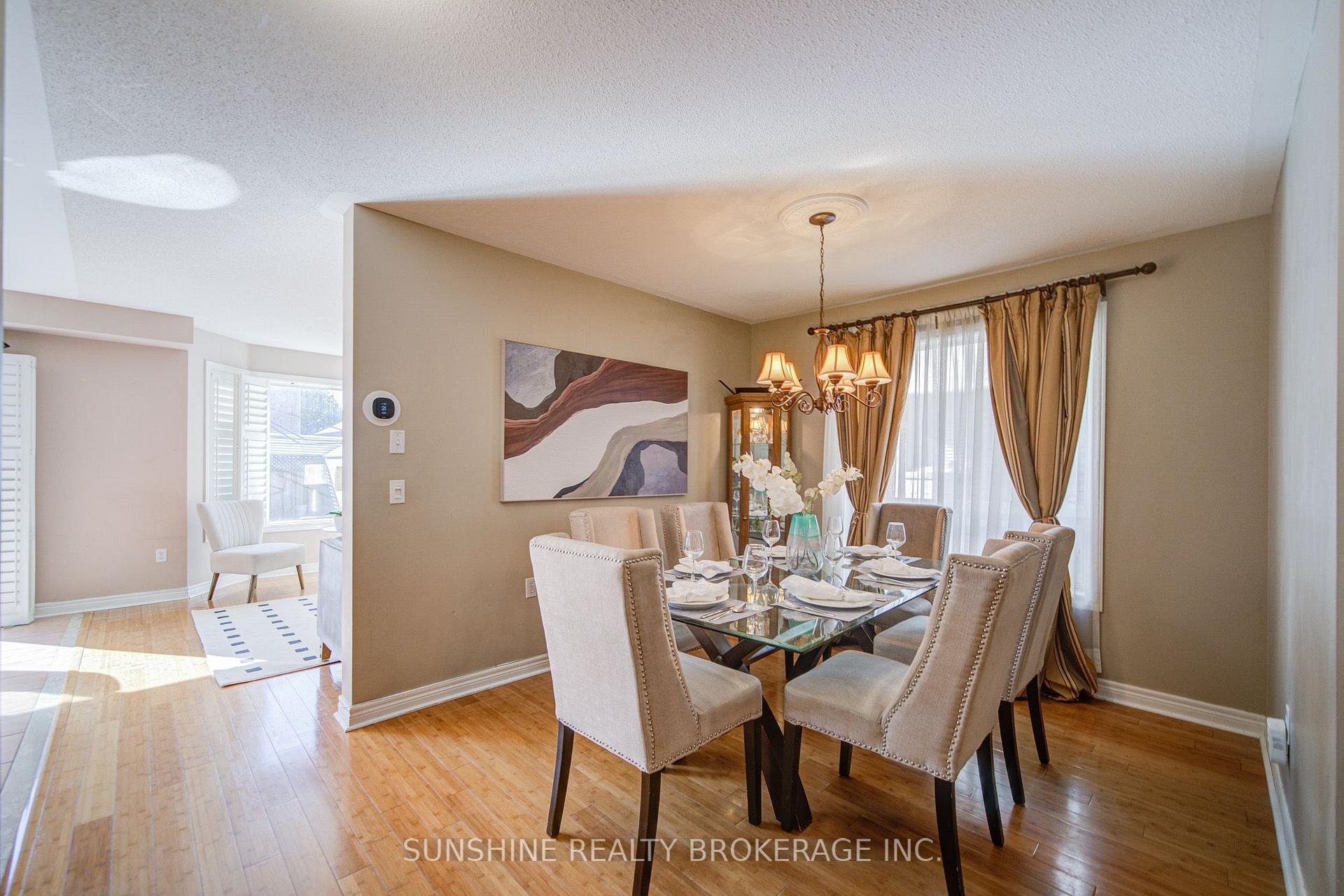Photo 9 of 77 Sunburst Crescent, Markham, Greensborough — HOMEH