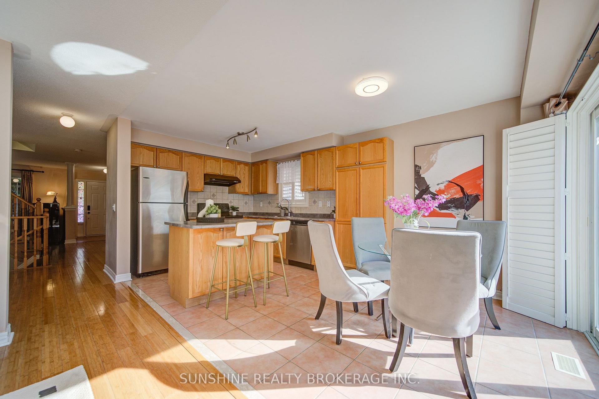 Photo 14 of 77 Sunburst Crescent, Markham, Greensborough — HOMEH