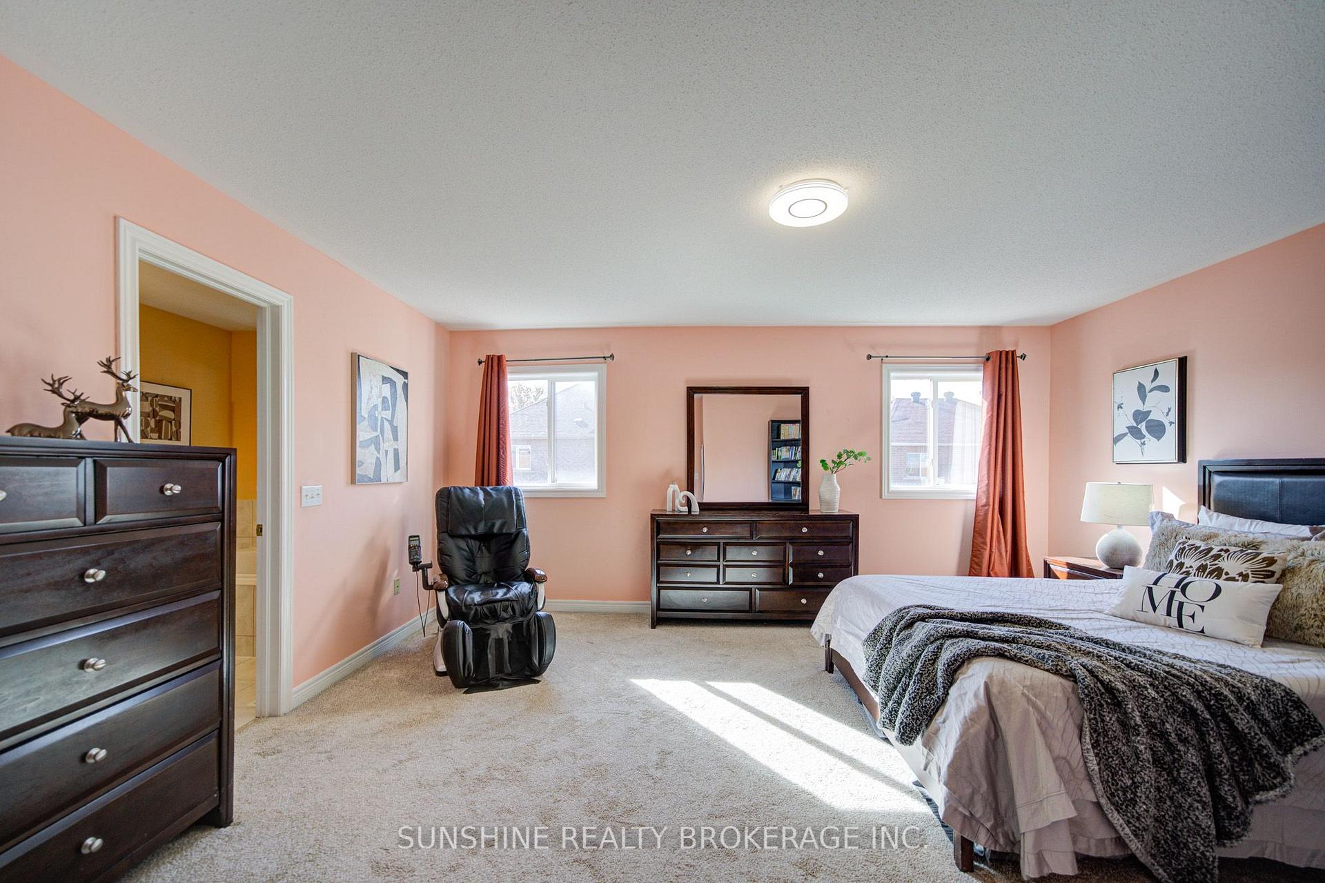 Photo 19 of 77 Sunburst Crescent, Markham, Greensborough — HOMEH