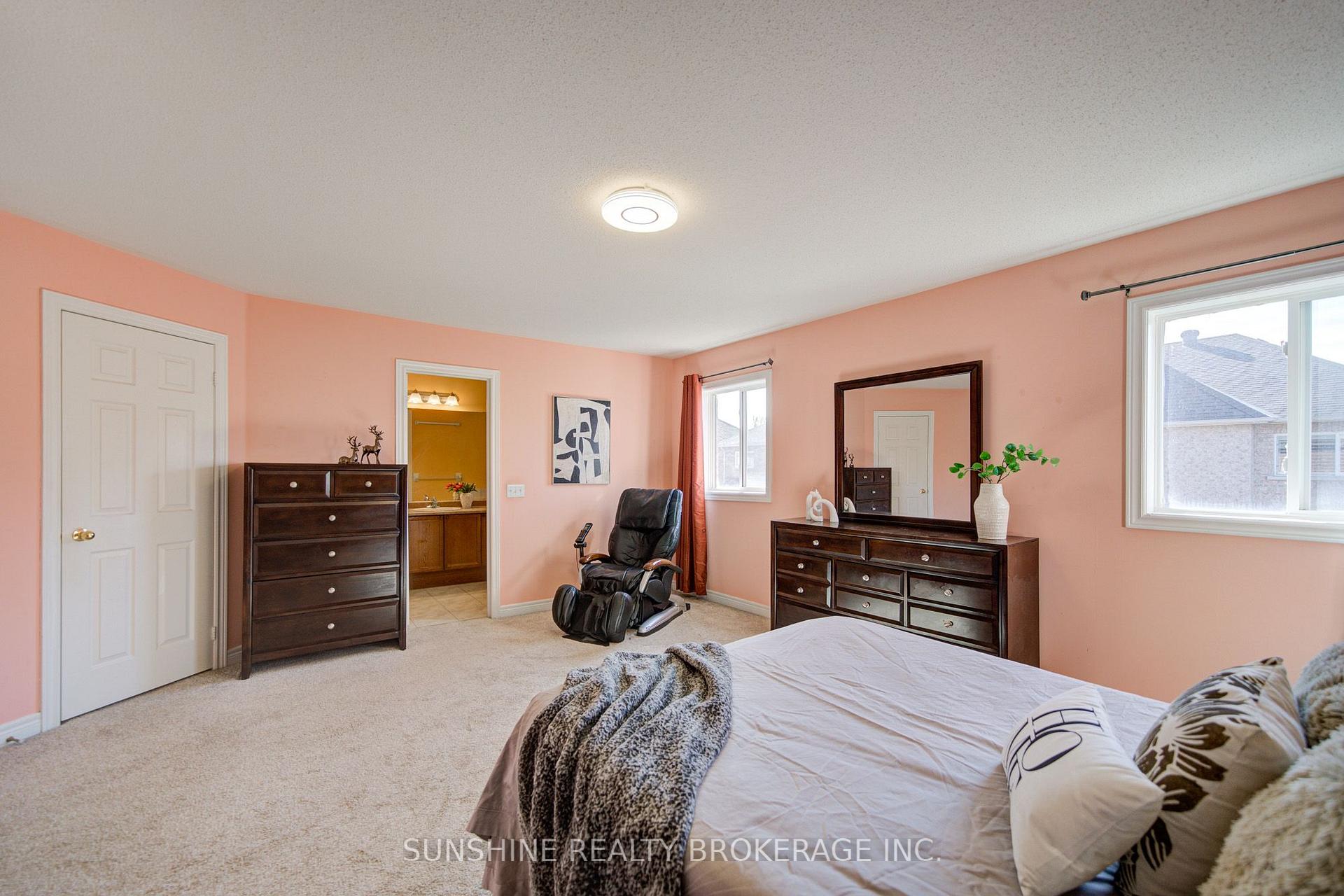 Photo 21 of 77 Sunburst Crescent, Markham, Greensborough — HOMEH