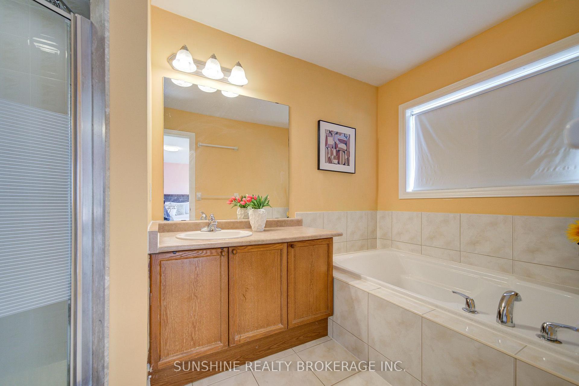 Photo 22 of 77 Sunburst Crescent, Markham, Greensborough — HOMEH